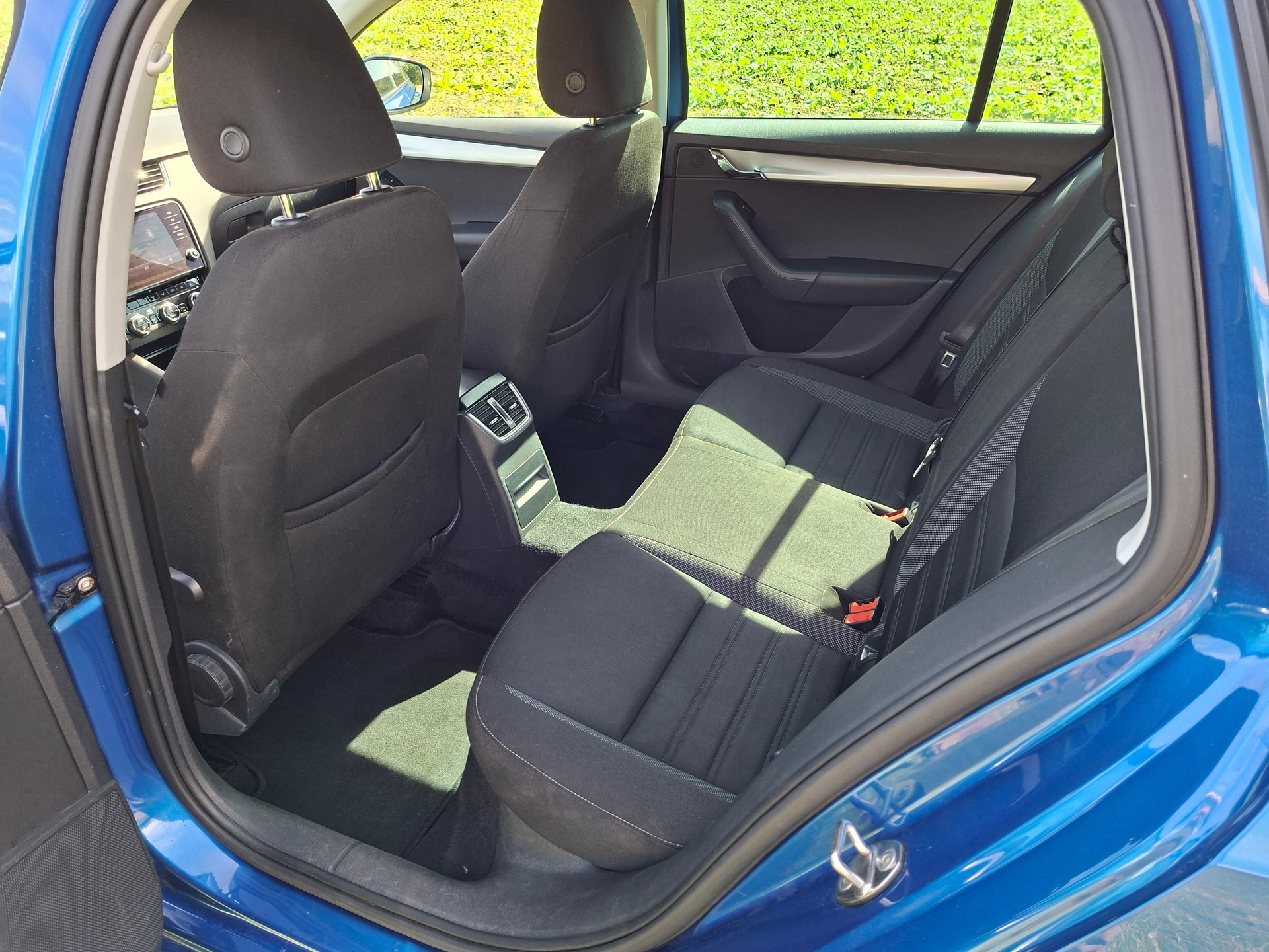 SKODA Octavia Combi 2.0 TDI Style 4x4 DSG-image-16