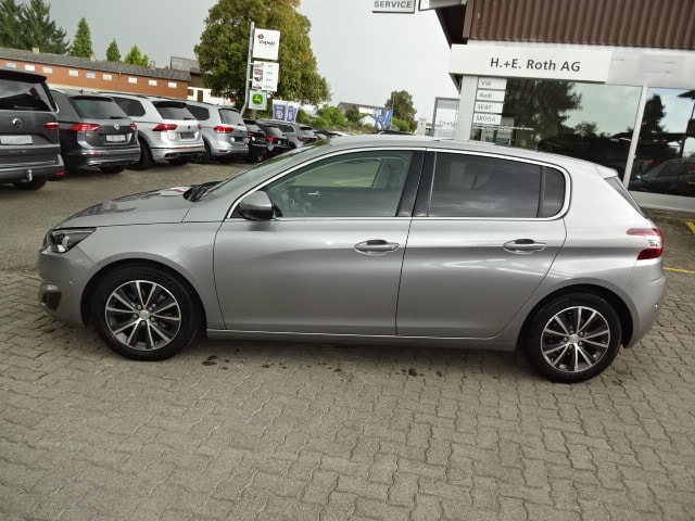 PEUGEOT 308 1.2 THP Allure Automatic-image-1