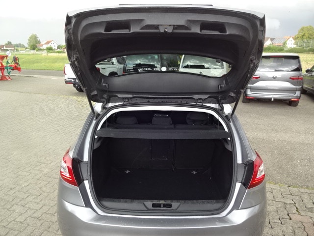PEUGEOT 308 1.2 THP Allure Automatic-image-11