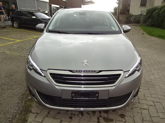 PEUGEOT 308 1.2 THP Allure Automatic-image-7
