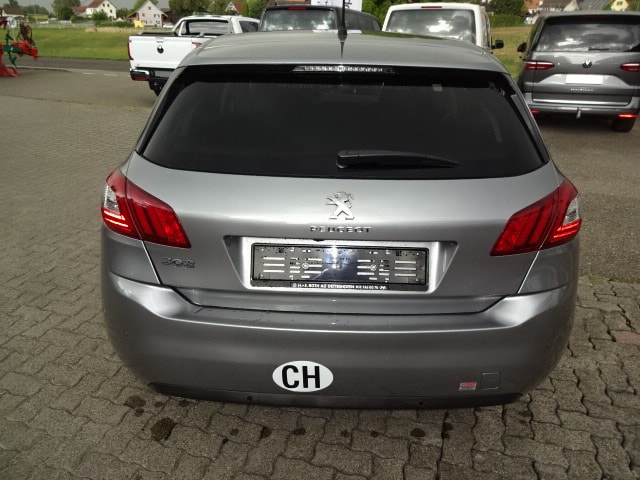 PEUGEOT 308 1.2 THP Allure Automatic-image-3