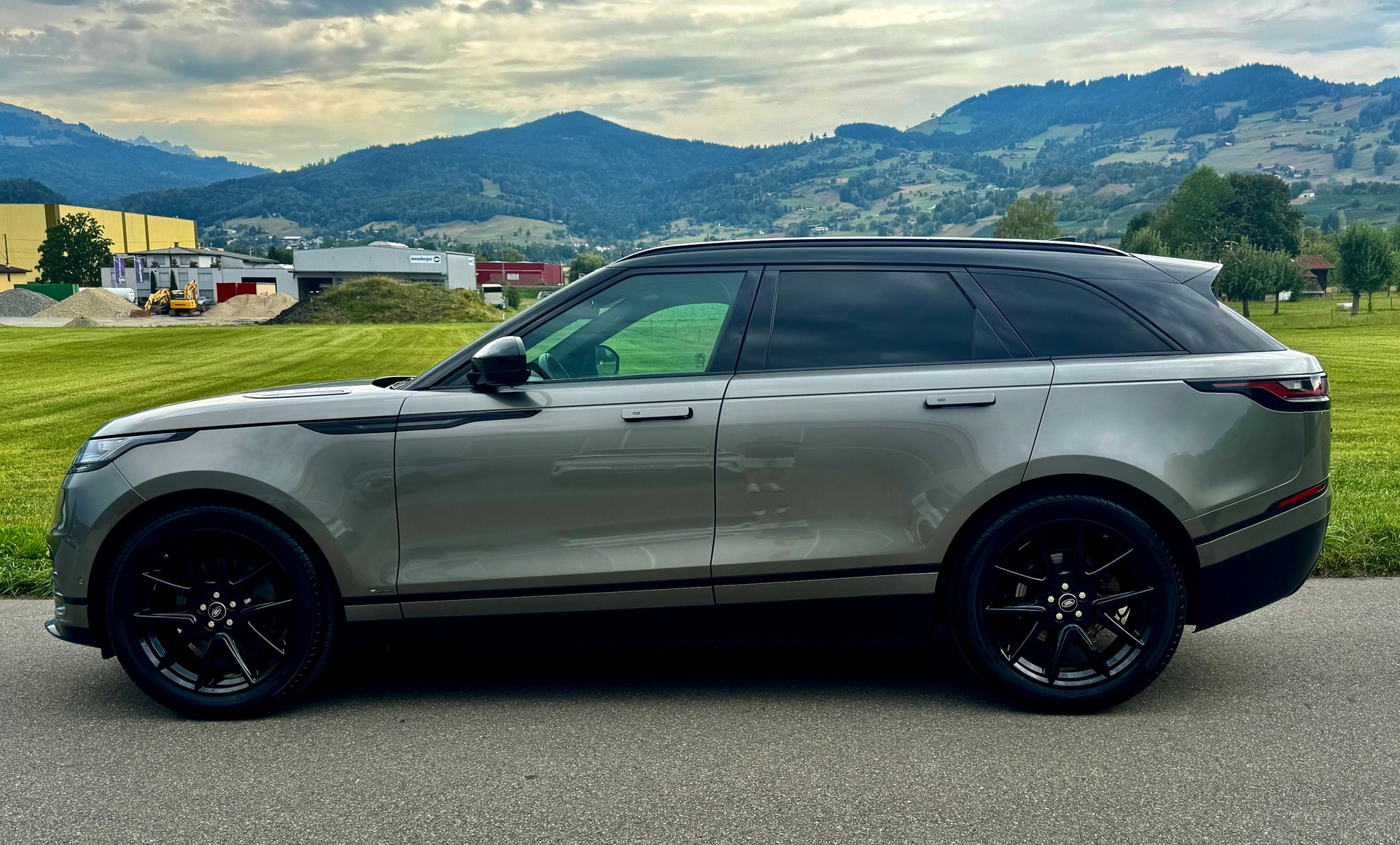 LAND ROVER Range Rover Velar R-Dynamic D 300 HSE Automatic-showroom-element-2