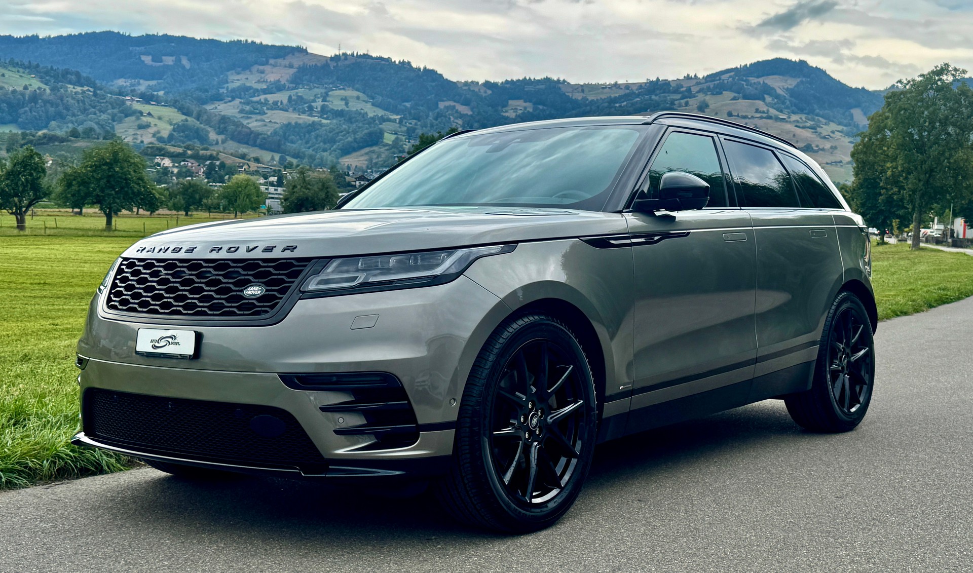 LAND ROVER Range Rover Velar R-Dynamic D 300 HSE Automatic-image-6