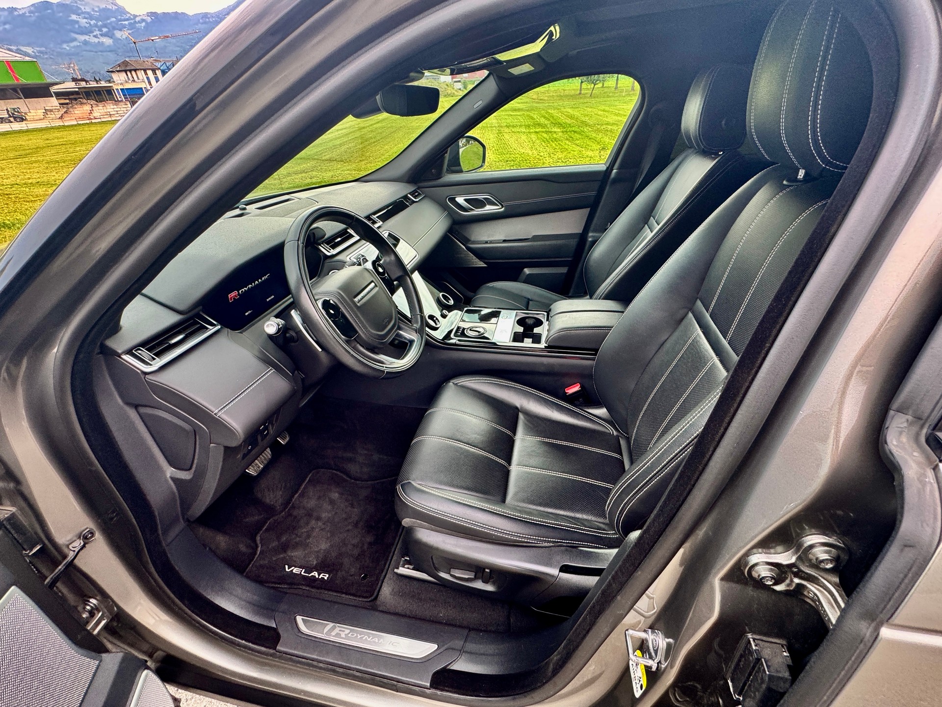 LAND ROVER Range Rover Velar R-Dynamic D 300 HSE Automatic-image-12