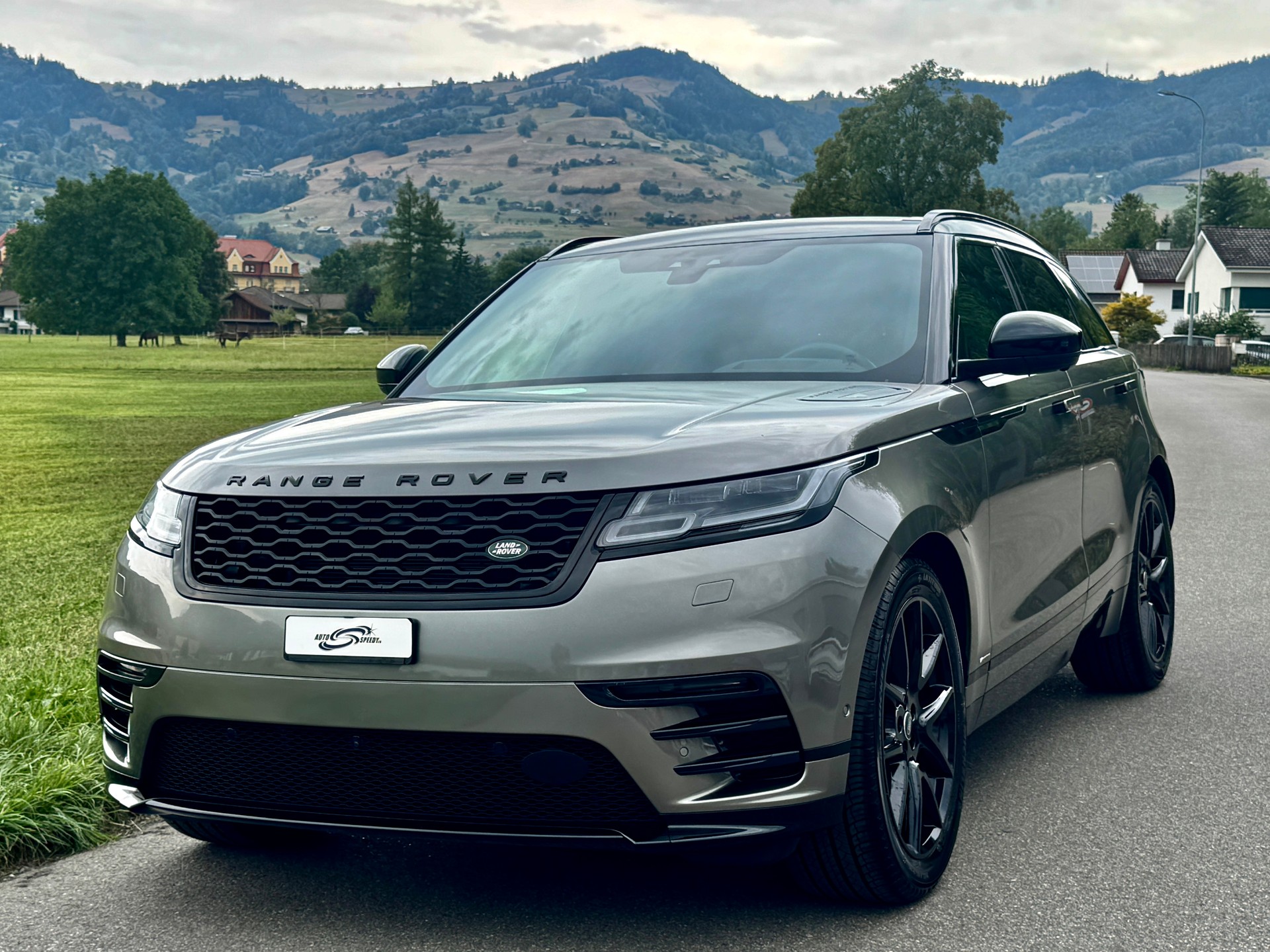 LAND ROVER Range Rover Velar R-Dynamic D 300 HSE Automatic-showroom-element-1