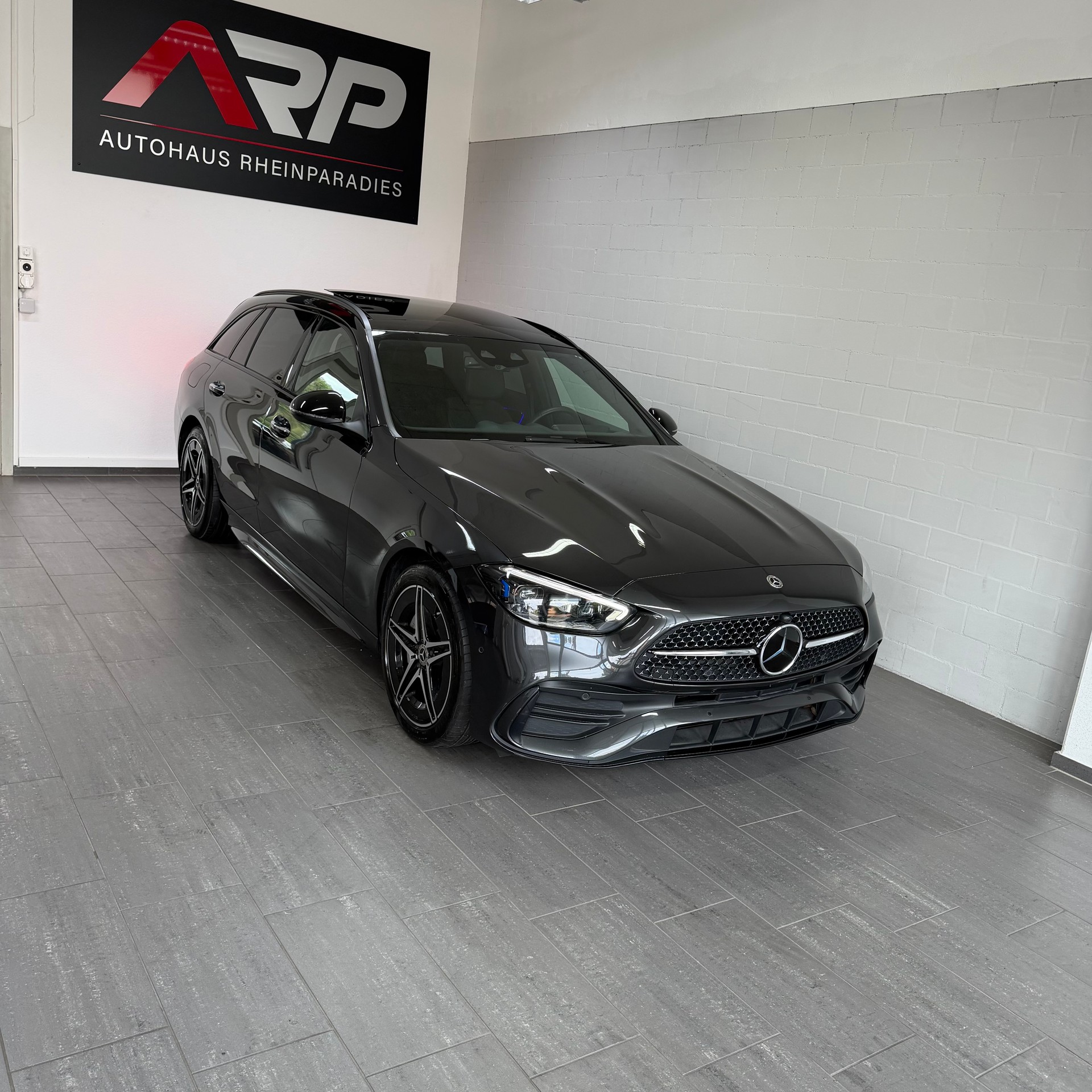 MERCEDES-BENZ C 300 e T AMG Line