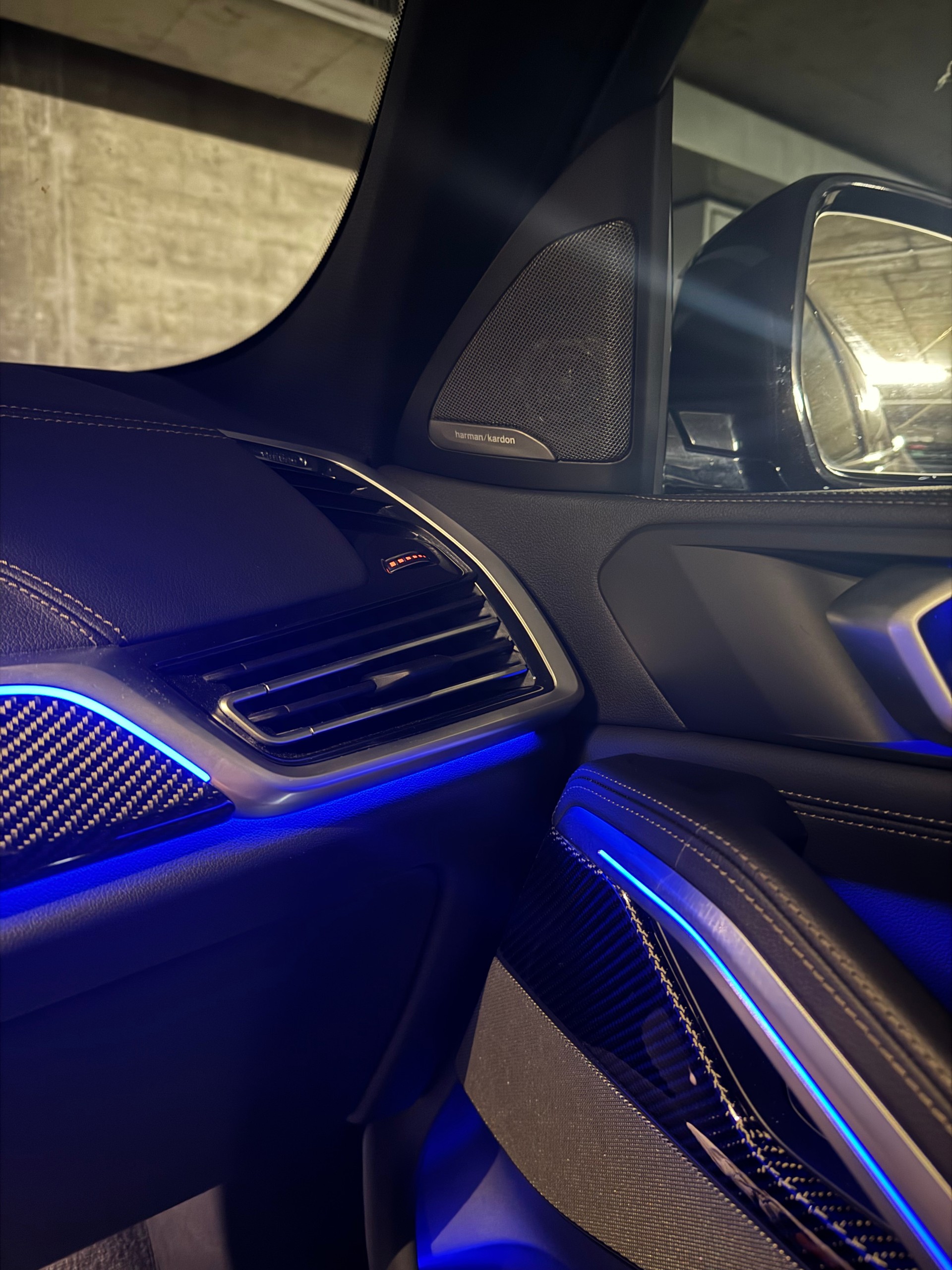 BMW M50i-image-8