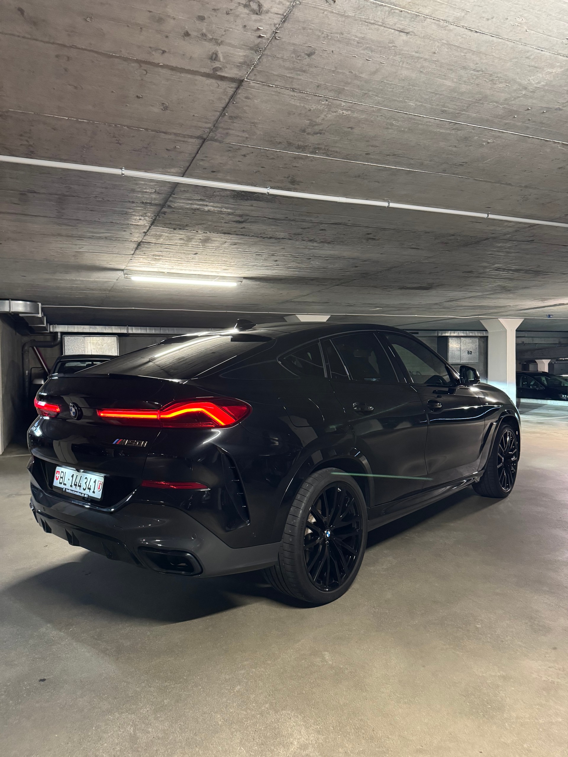 BMW M50i-image-1