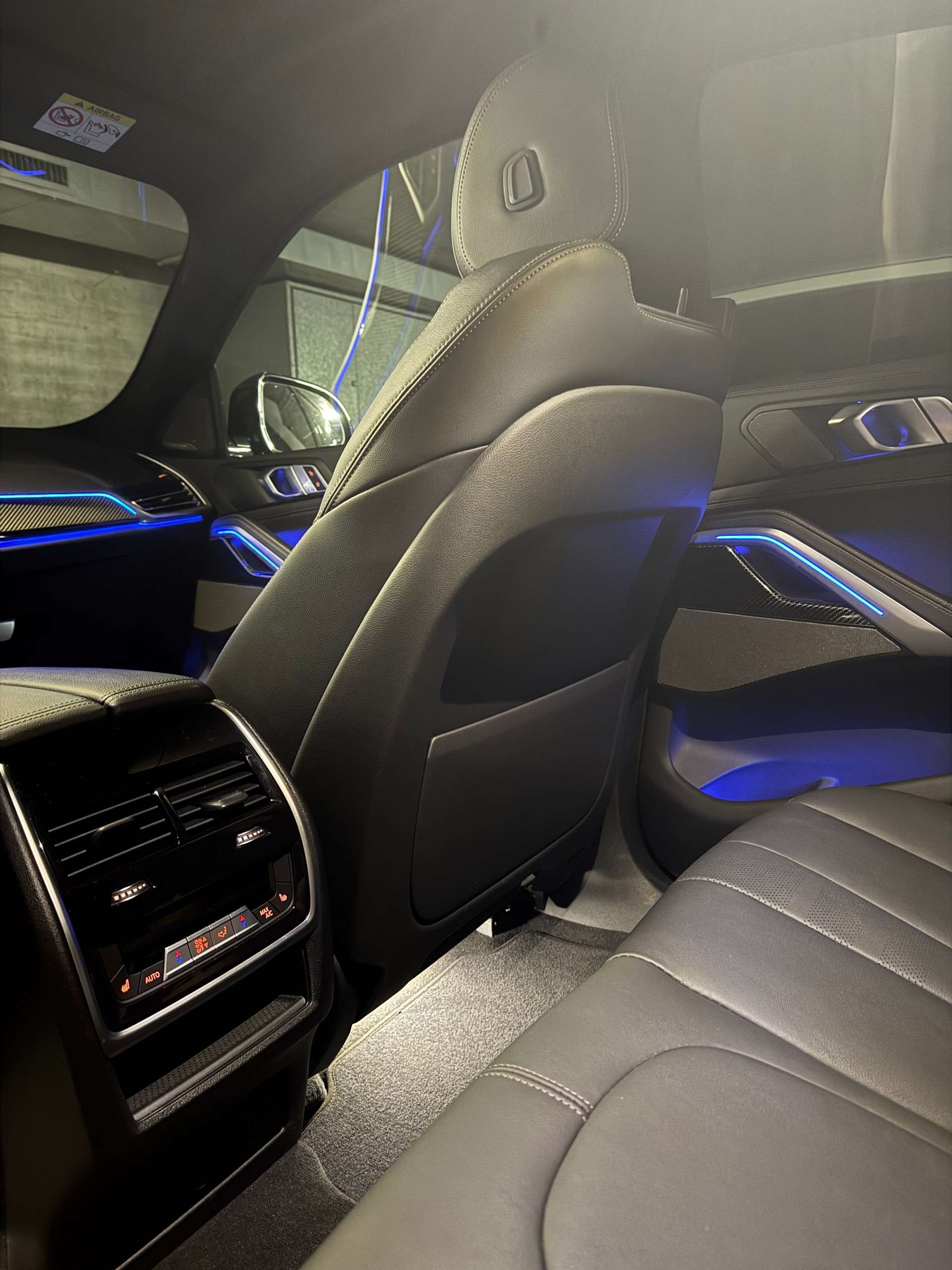 BMW M50i-image-9