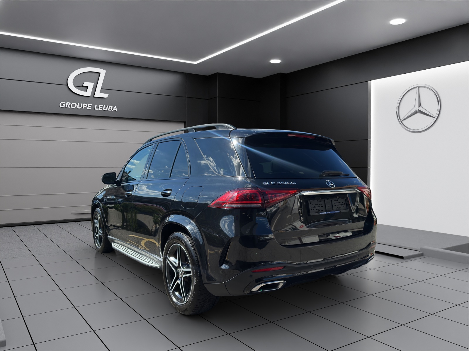 MERCEDES-BENZ GLE 350de AMG Line 4Matic-showroom-element-3