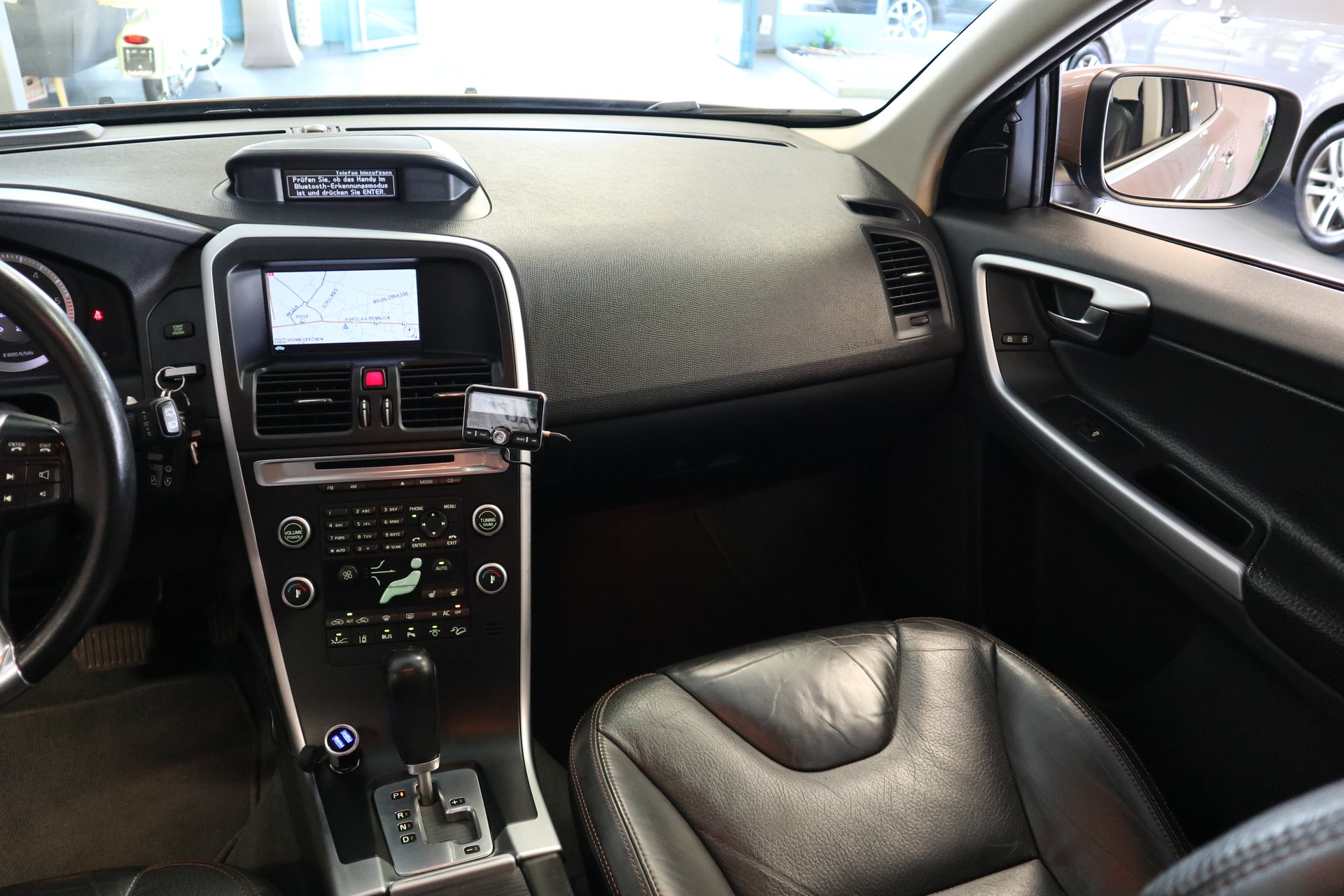 VOLVO XC60 D5 AWD Summum Geartronic-image-13