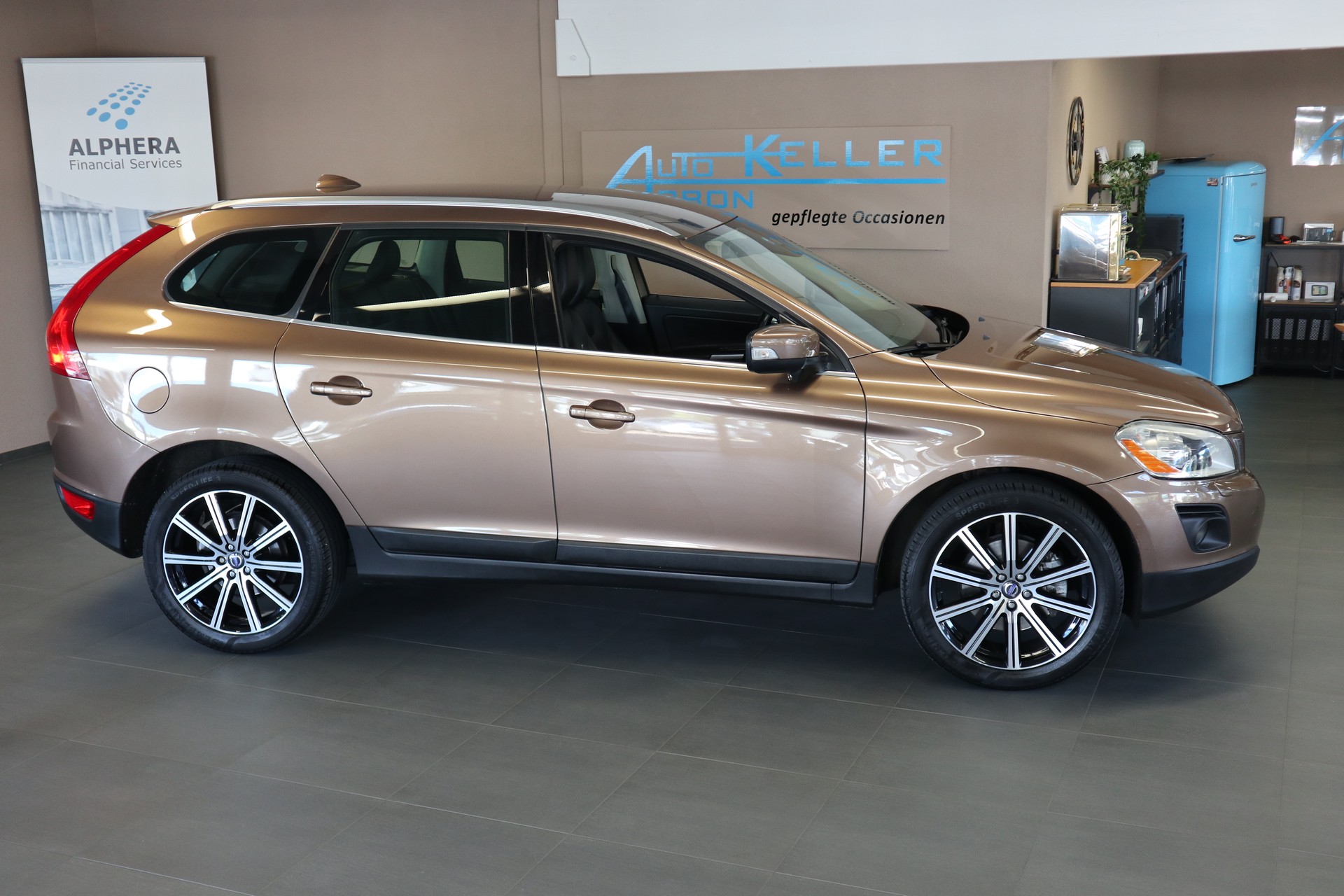 VOLVO XC60 D5 AWD Summum Geartronic-image-0