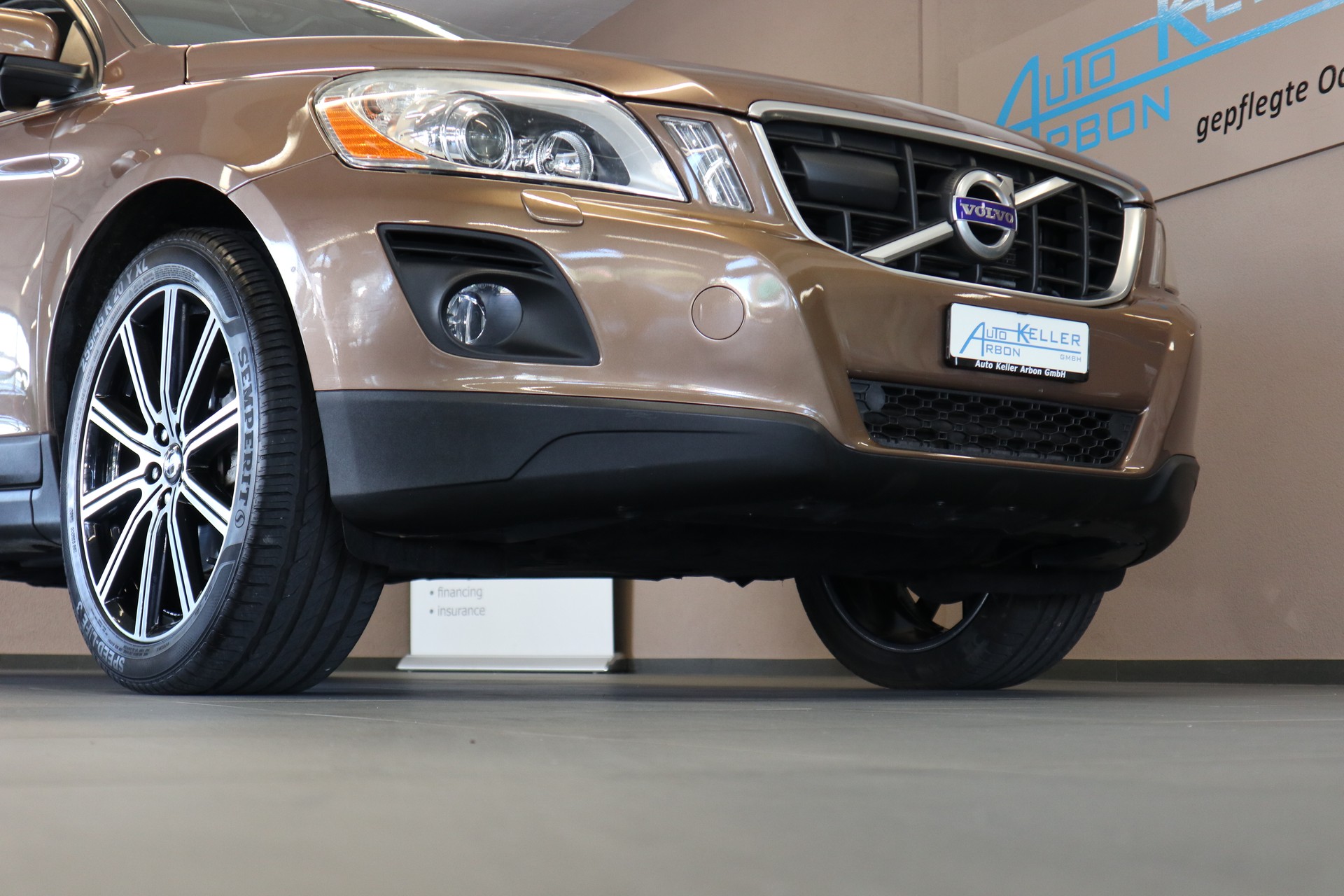 VOLVO XC60 D5 AWD Summum Geartronic-image-4