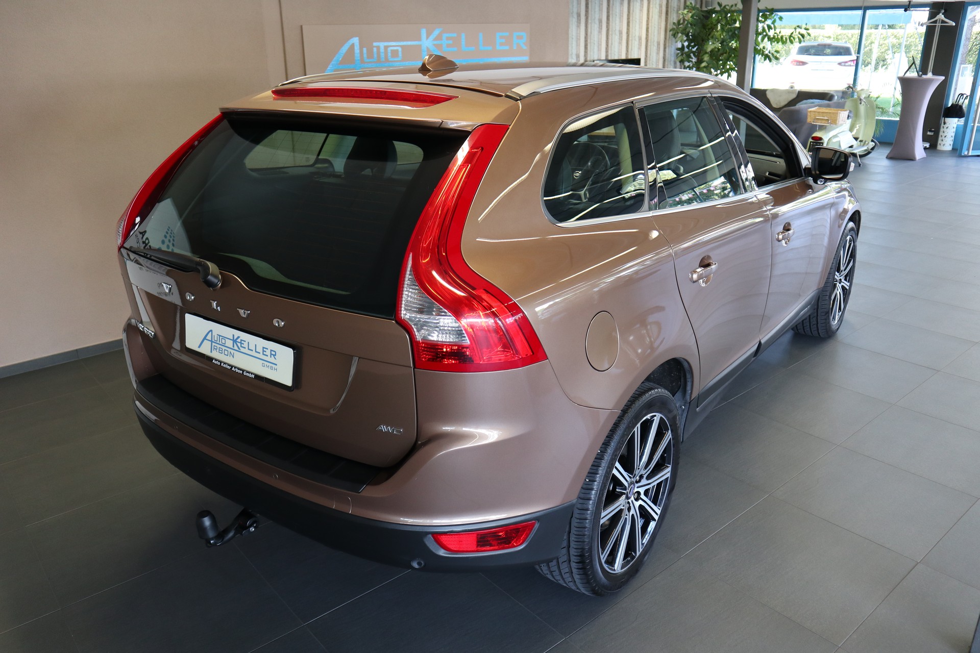 VOLVO XC60 D5 AWD Summum Geartronic-image-6