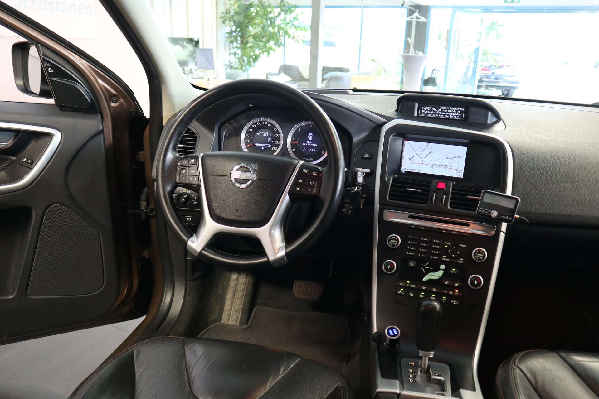 VOLVO XC60 D5 AWD Summum Geartronic-image-11