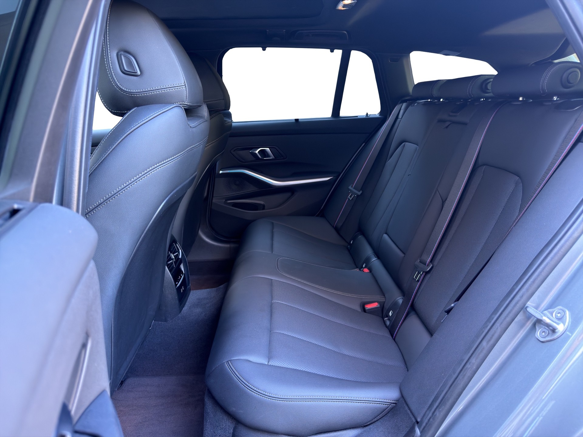 BMW M340i xDrive 48V Touring Steptronic M Sport Pro *Panodach*-image-13