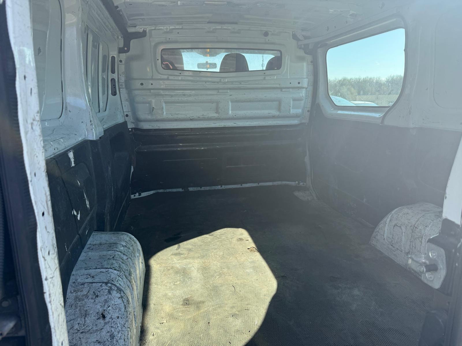 OPEL Vivaro 1.6 CDTI 2.7t L1H1-image-12