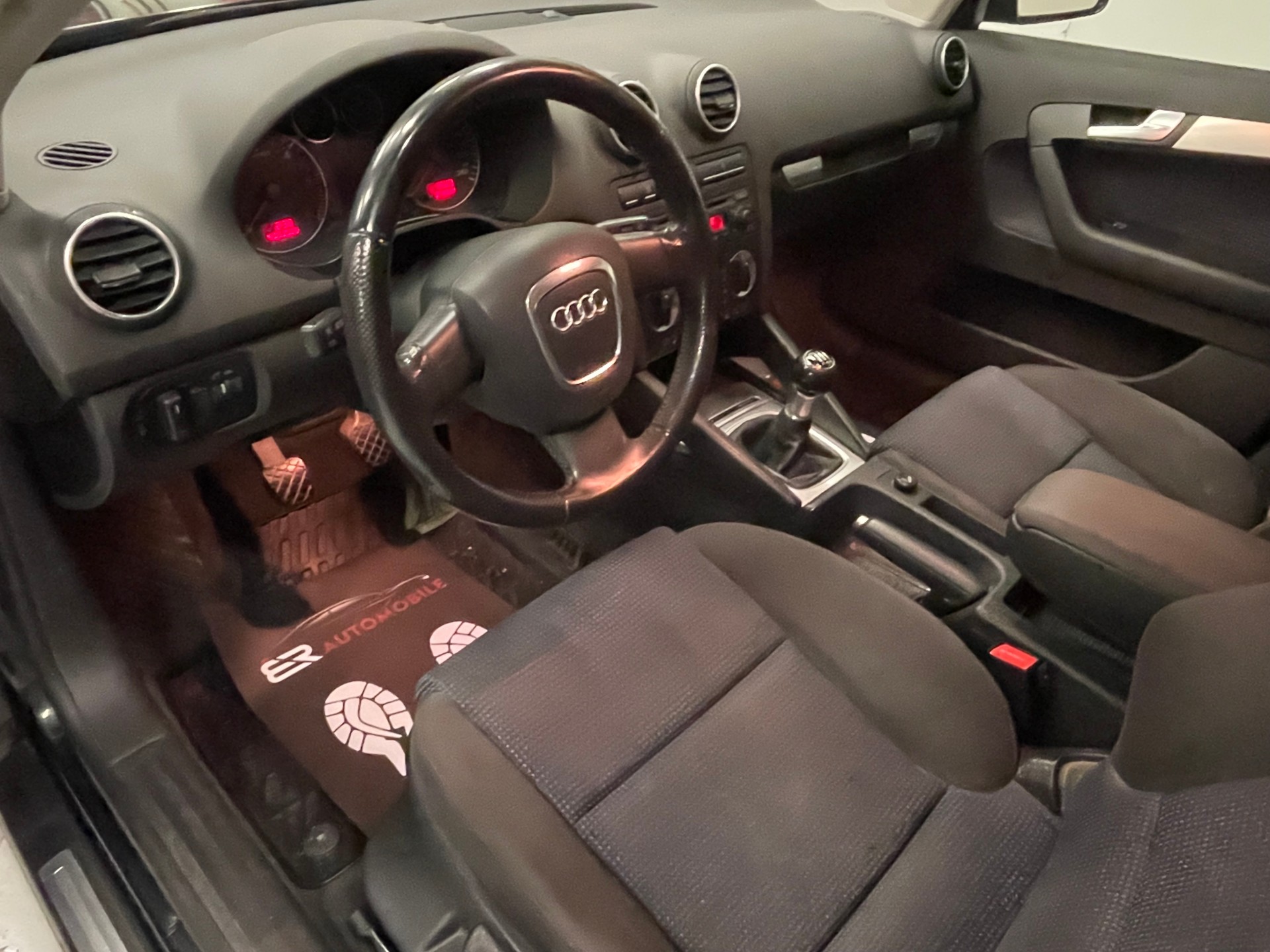 AUDI A3 Sportback 2.0 TDI Attraction quattro-image-10