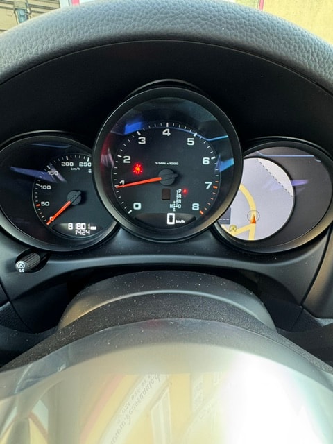 PORSCHE Macan PDK-image-9