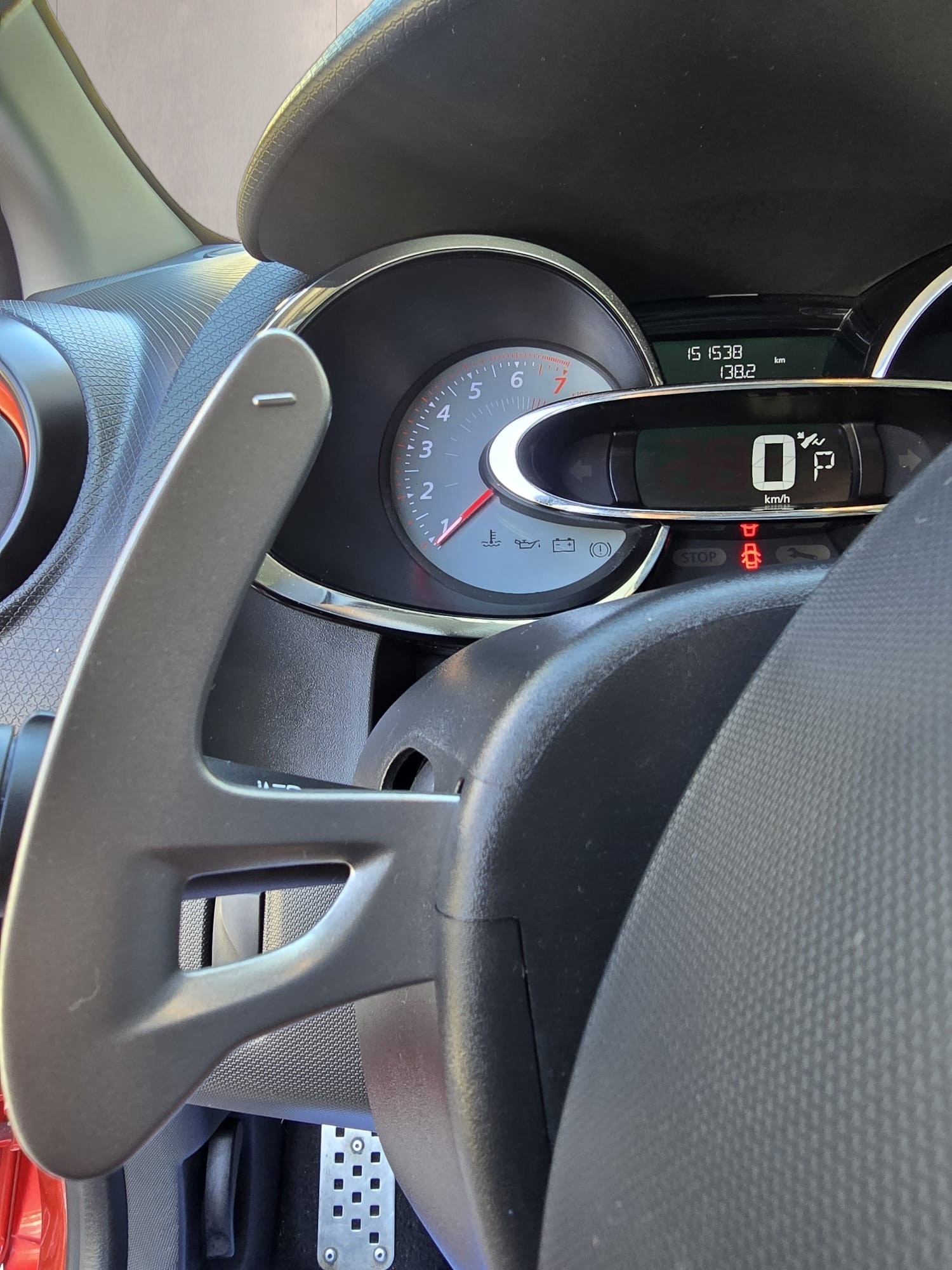 RENAULT Clio 1.6 T RS 200 EDC-image-11