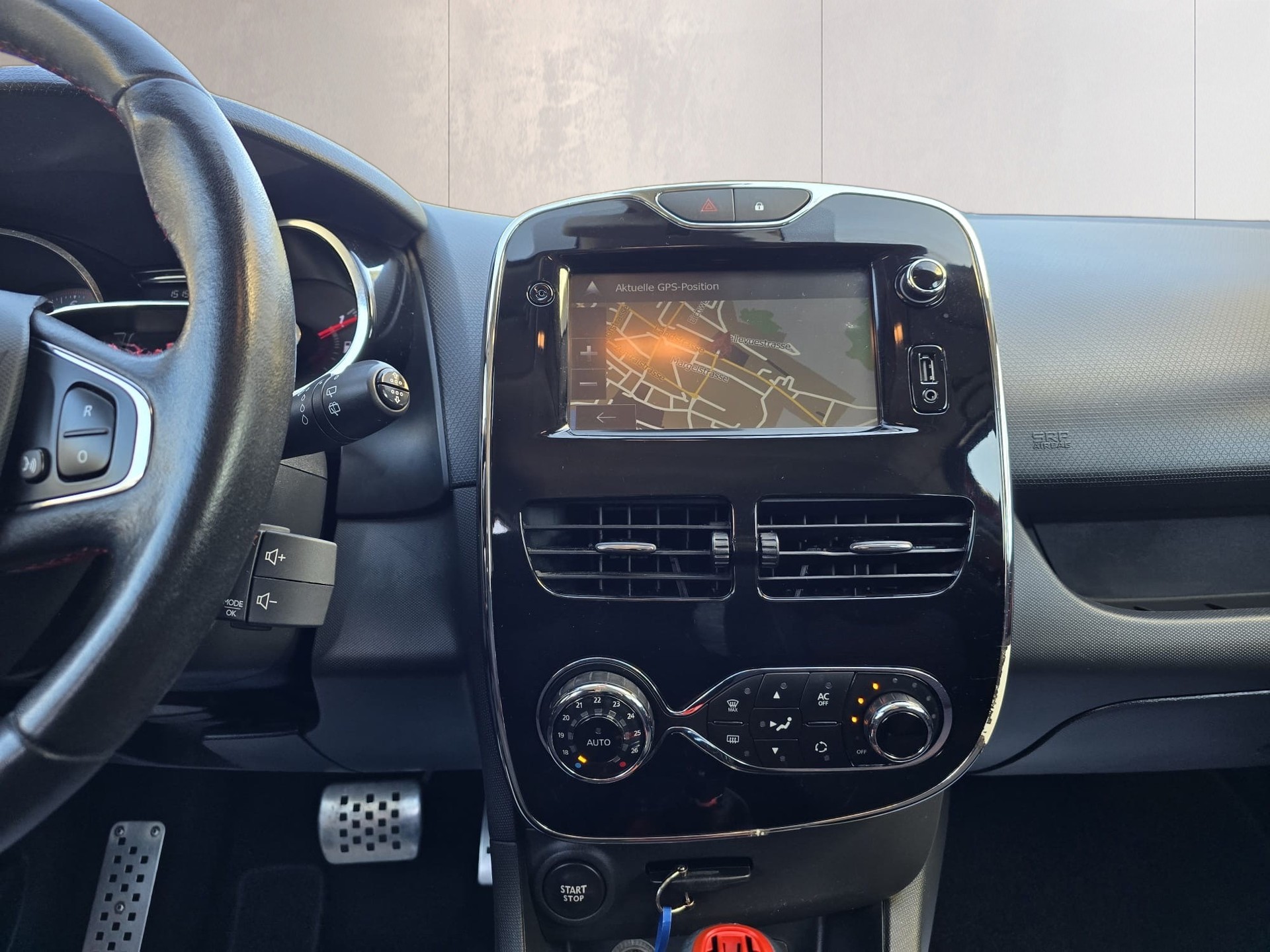 RENAULT Clio 1.6 T RS 200 EDC-image-13
