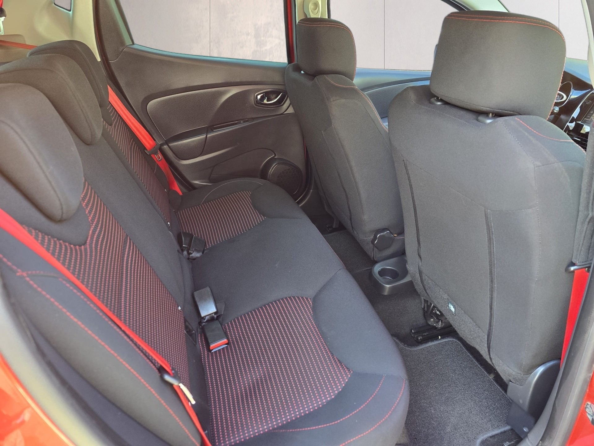 RENAULT Clio 1.6 T RS 200 EDC-image-21