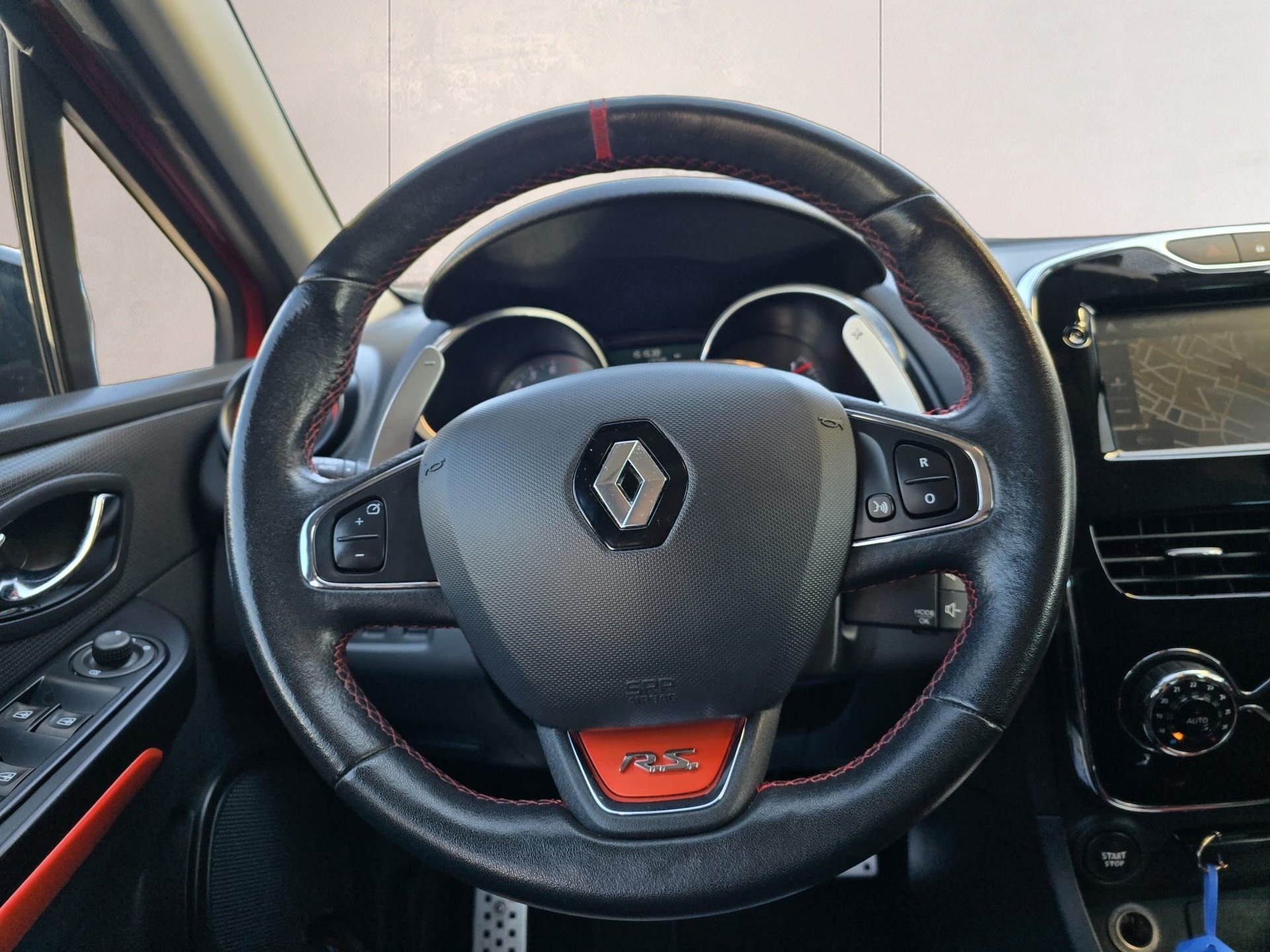 RENAULT Clio 1.6 T RS 200 EDC-image-9