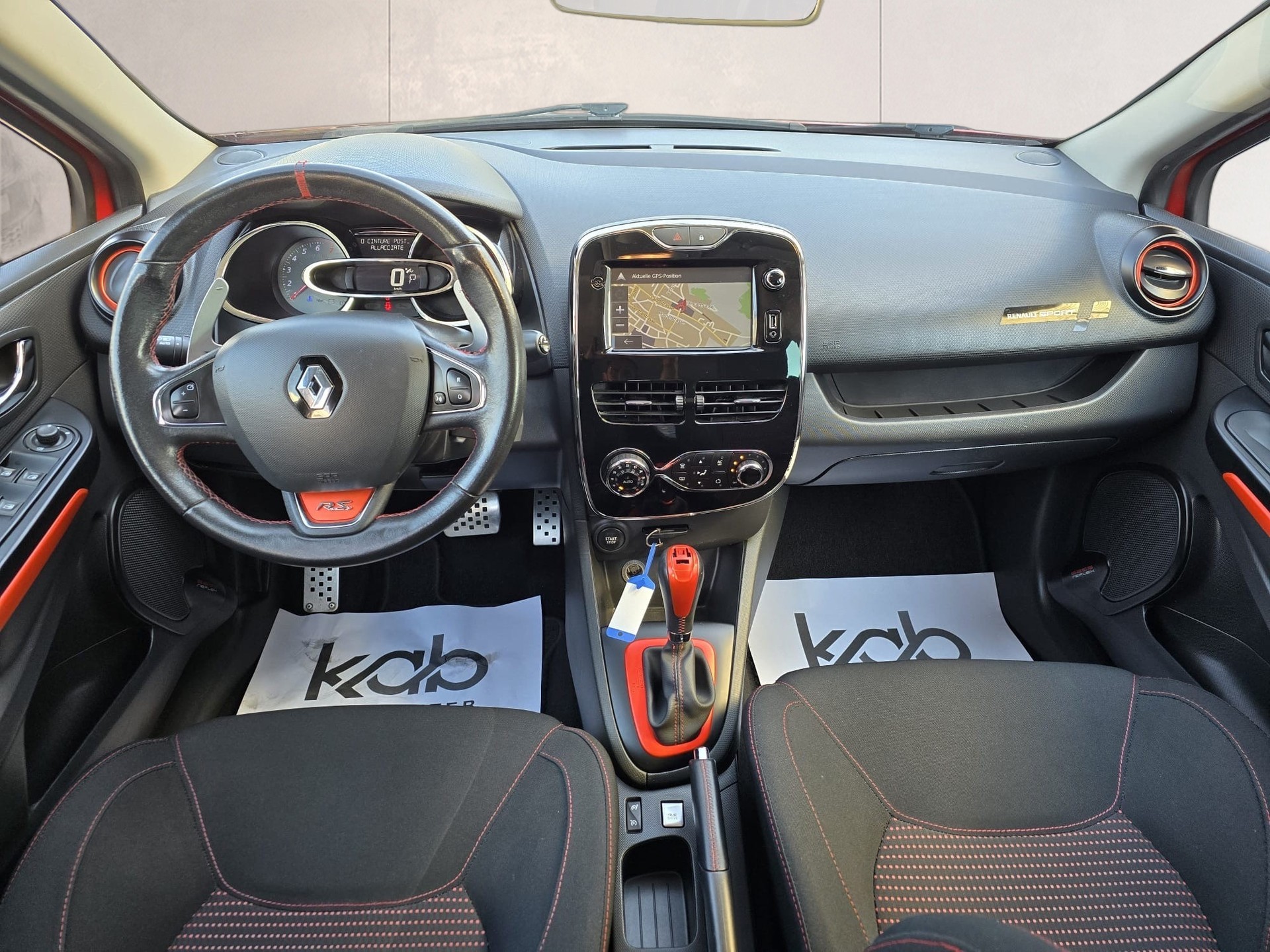 RENAULT Clio 1.6 T RS 200 EDC-image-8