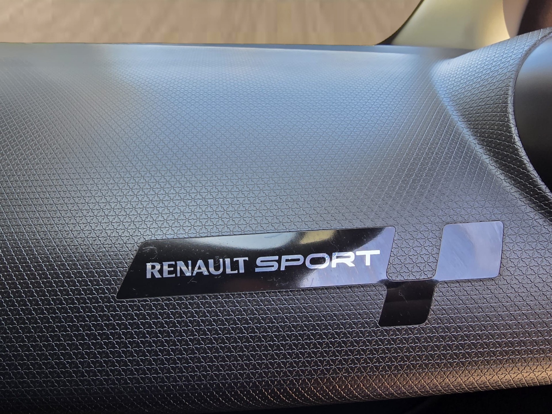 RENAULT Clio 1.6 T RS 200 EDC-image-17