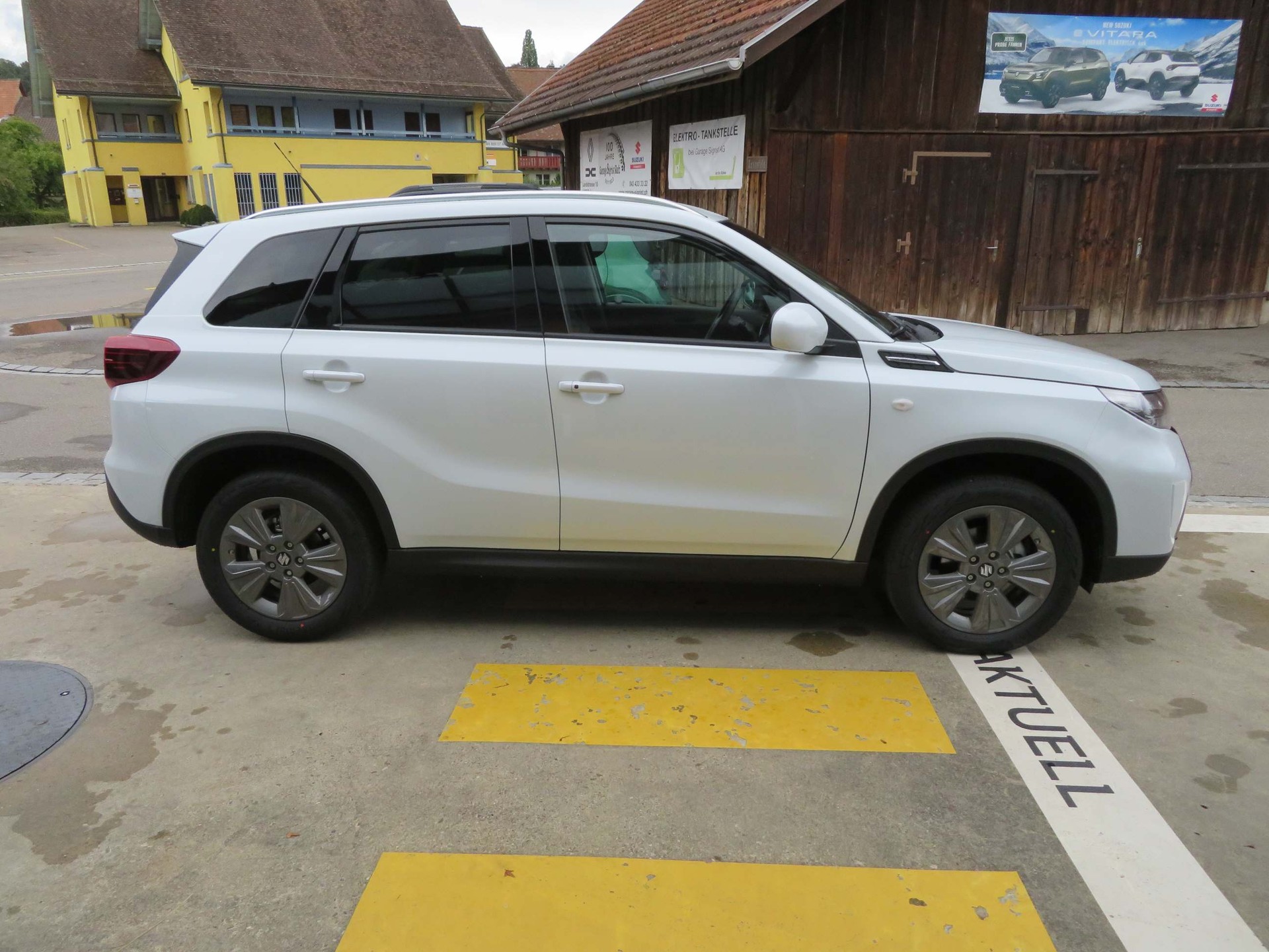 SUZUKI Vitara 1.4 T Compact+ Hybrid 4x4-image-4