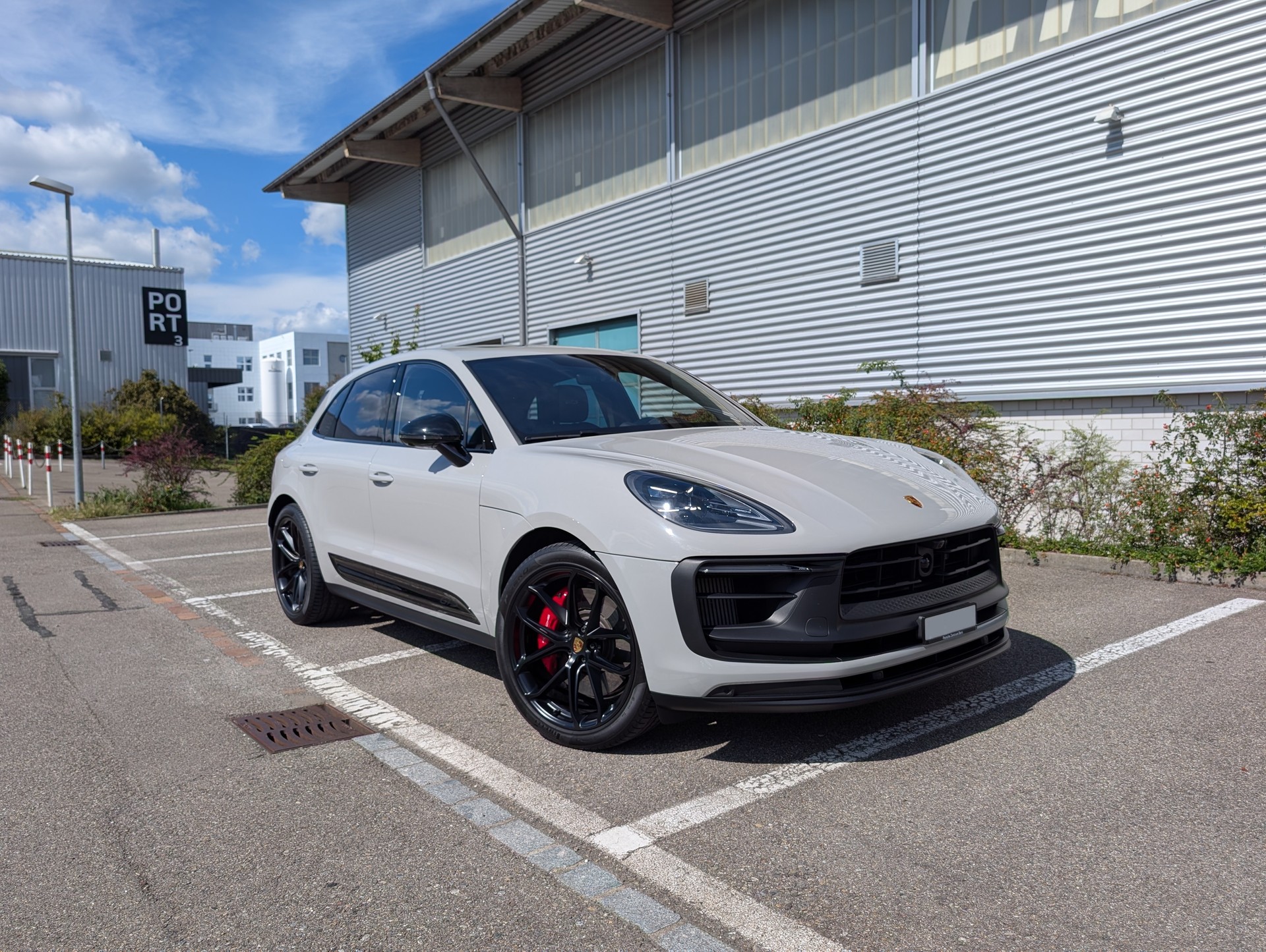 PORSCHE MACAN GTS (PDK)-image-3