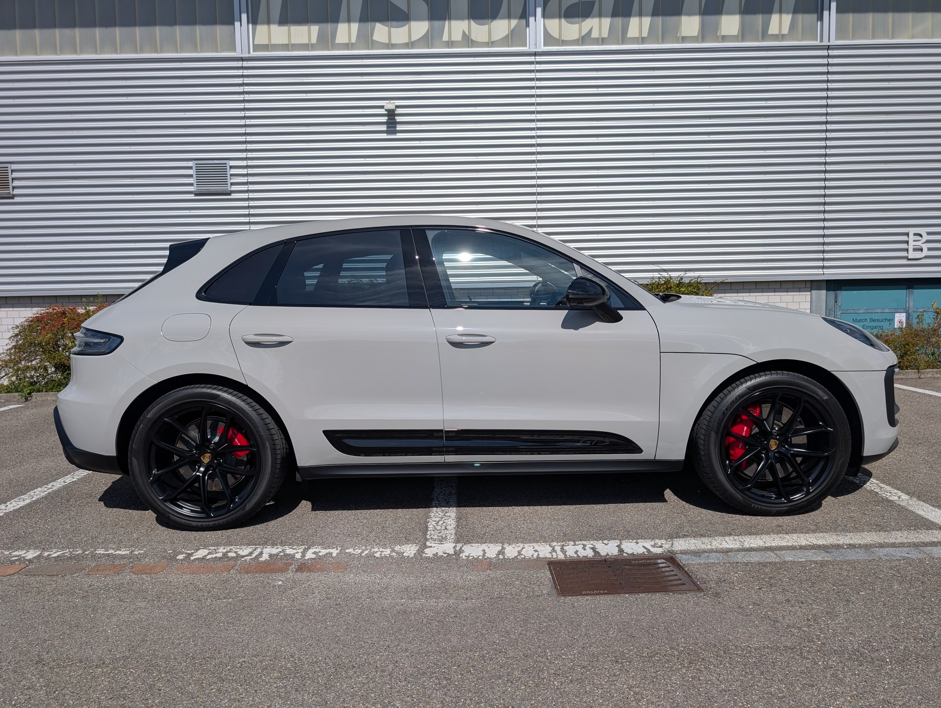 PORSCHE MACAN GTS (PDK)-image-2