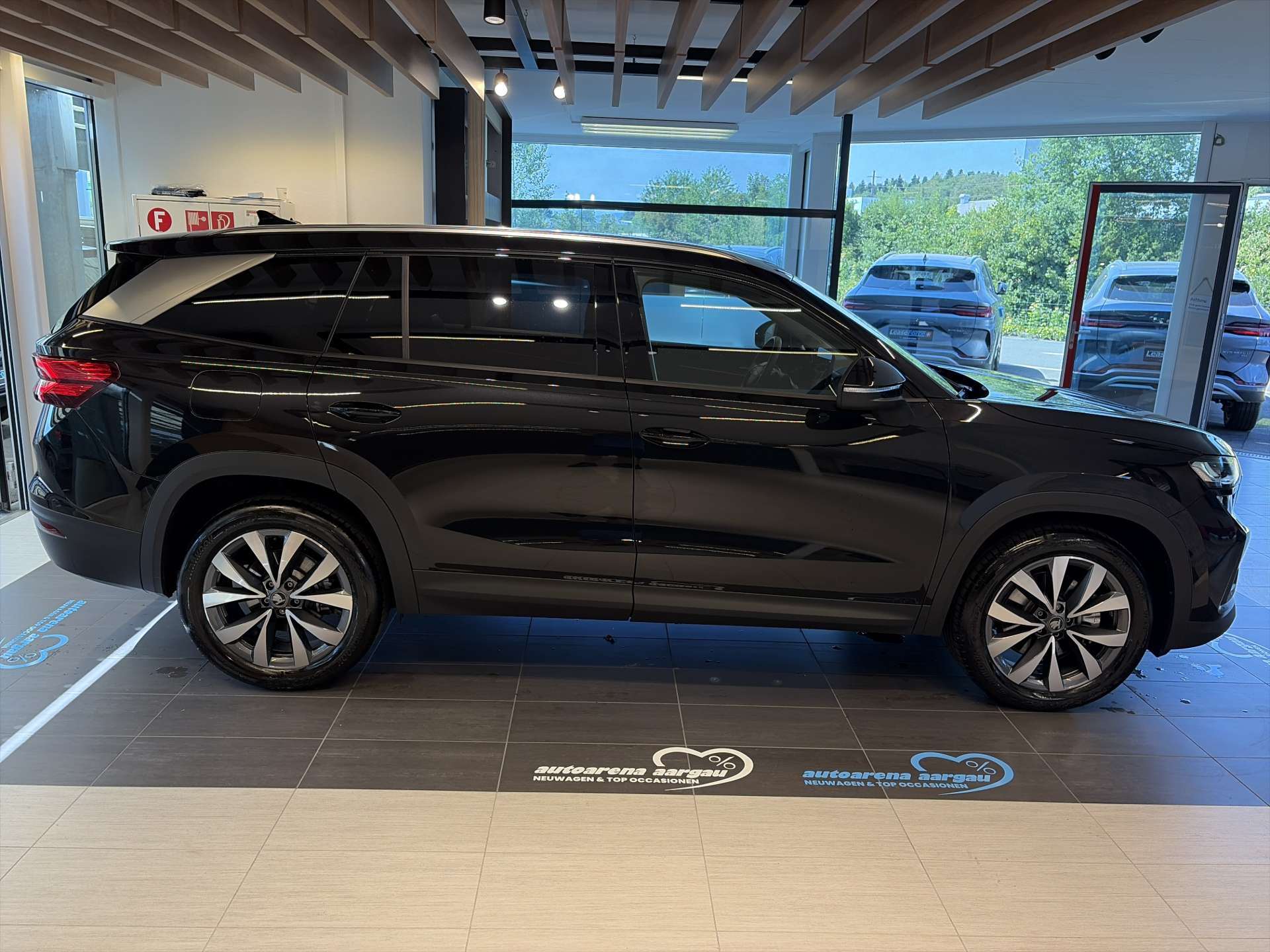SKODA Kodiaq 2.0 TDi Selection 4x4 7-Plätzer DSG-Automat-image-12