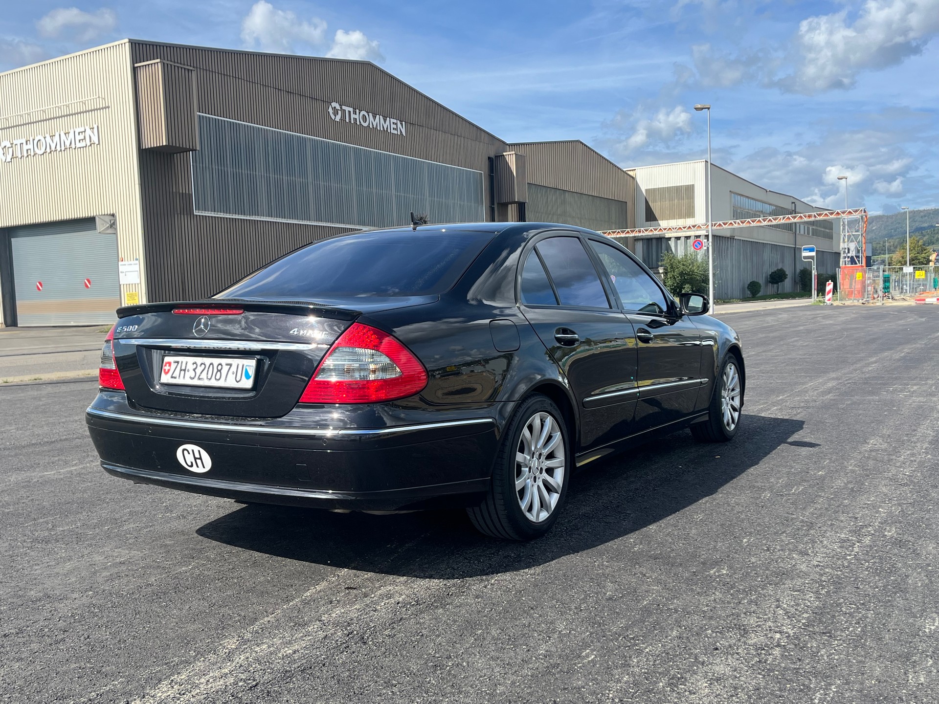 MERCEDES-BENZ E 500 Avantgarde 4Matic Automatic-image-3