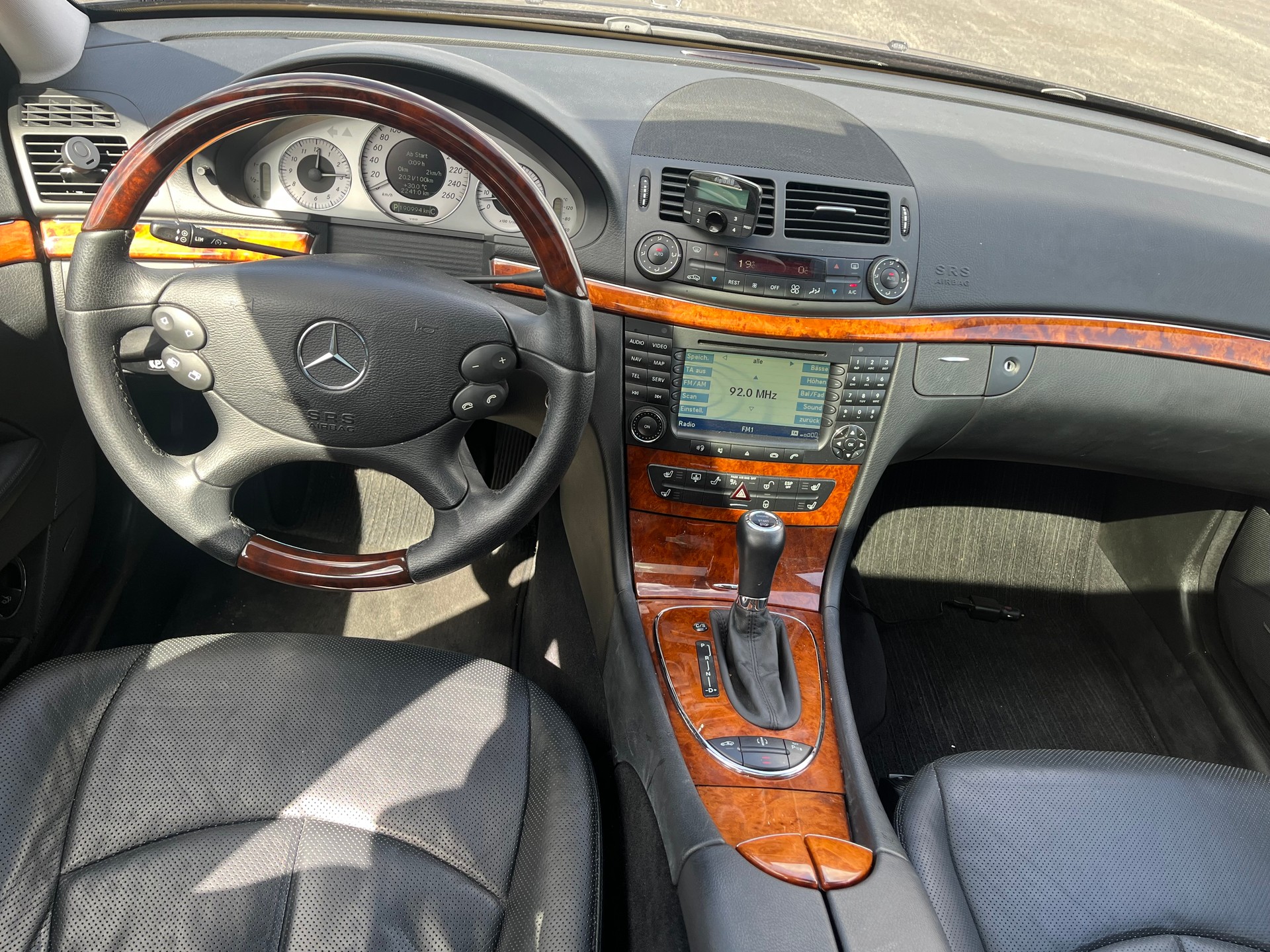 MERCEDES-BENZ E 500 Avantgarde 4Matic Automatic-image-8