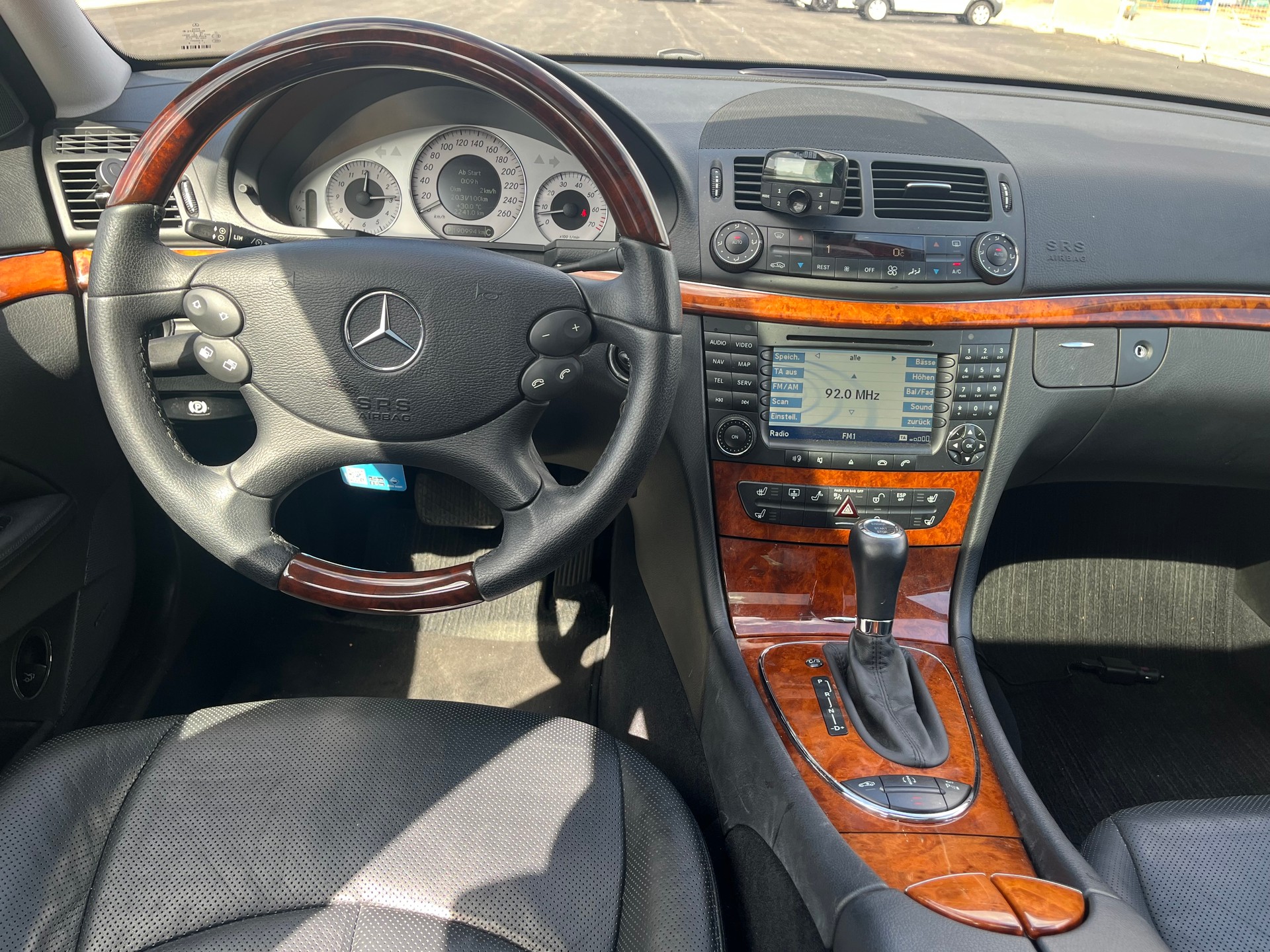 MERCEDES-BENZ E 500 Avantgarde 4Matic Automatic-image-10