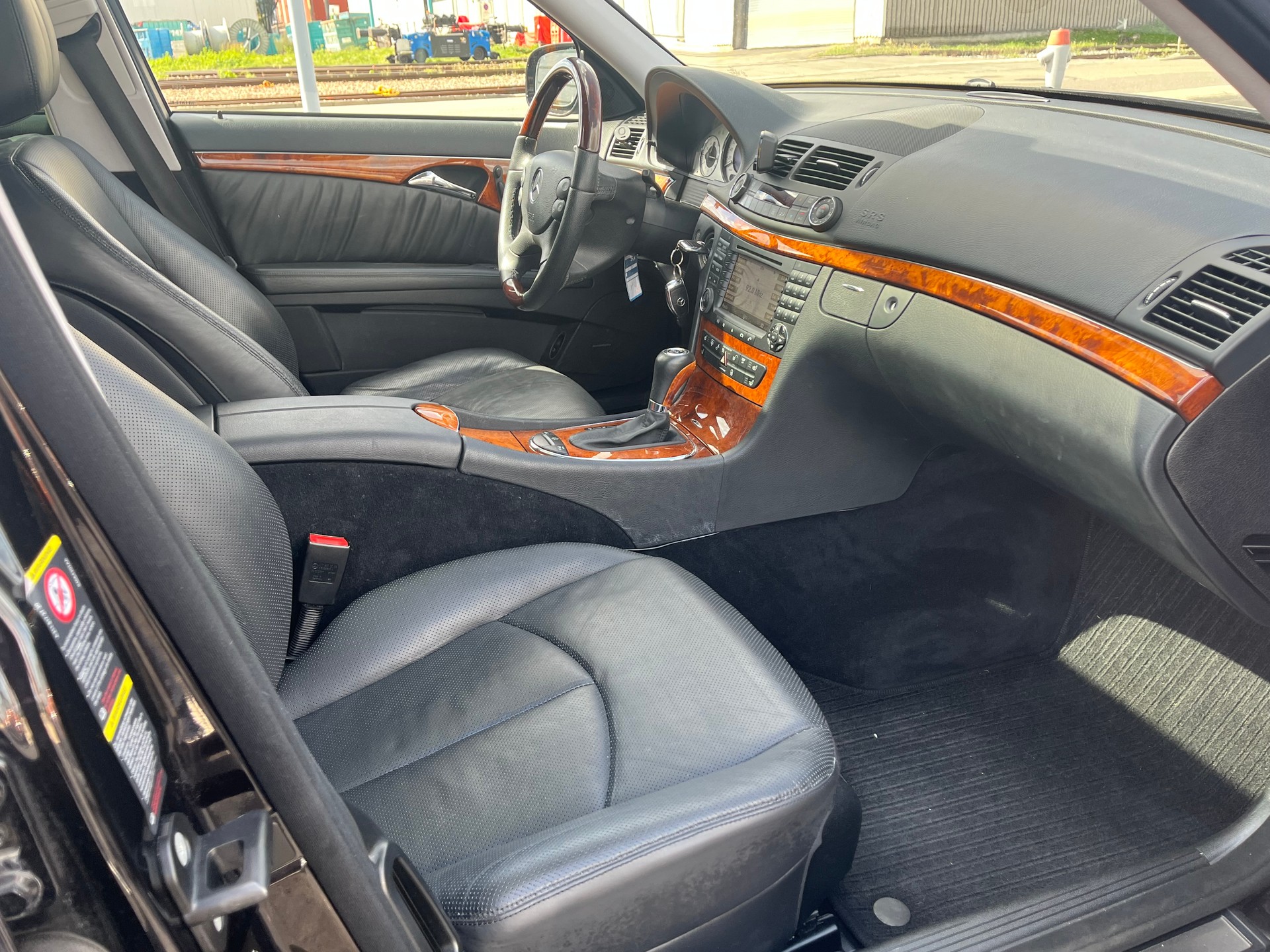 MERCEDES-BENZ E 500 Avantgarde 4Matic Automatic-image-14