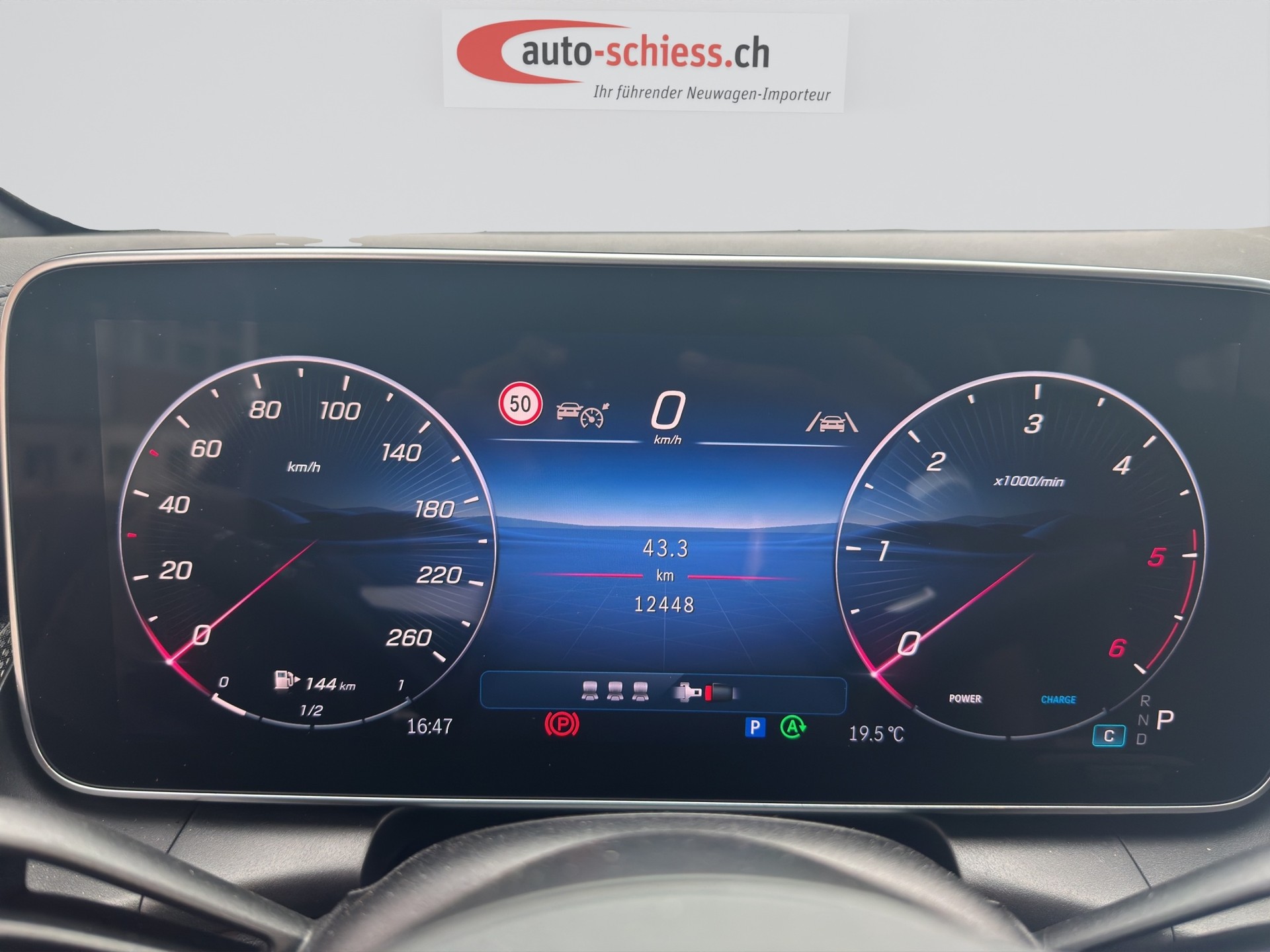 MERCEDES-BENZ GLC 300 d AMG Line 4Matic 9G-Tronic-image-10