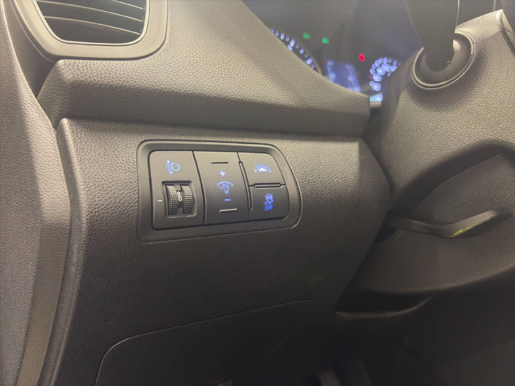 HYUNDAI i20 1.0 T-GDi Amplia-image-8