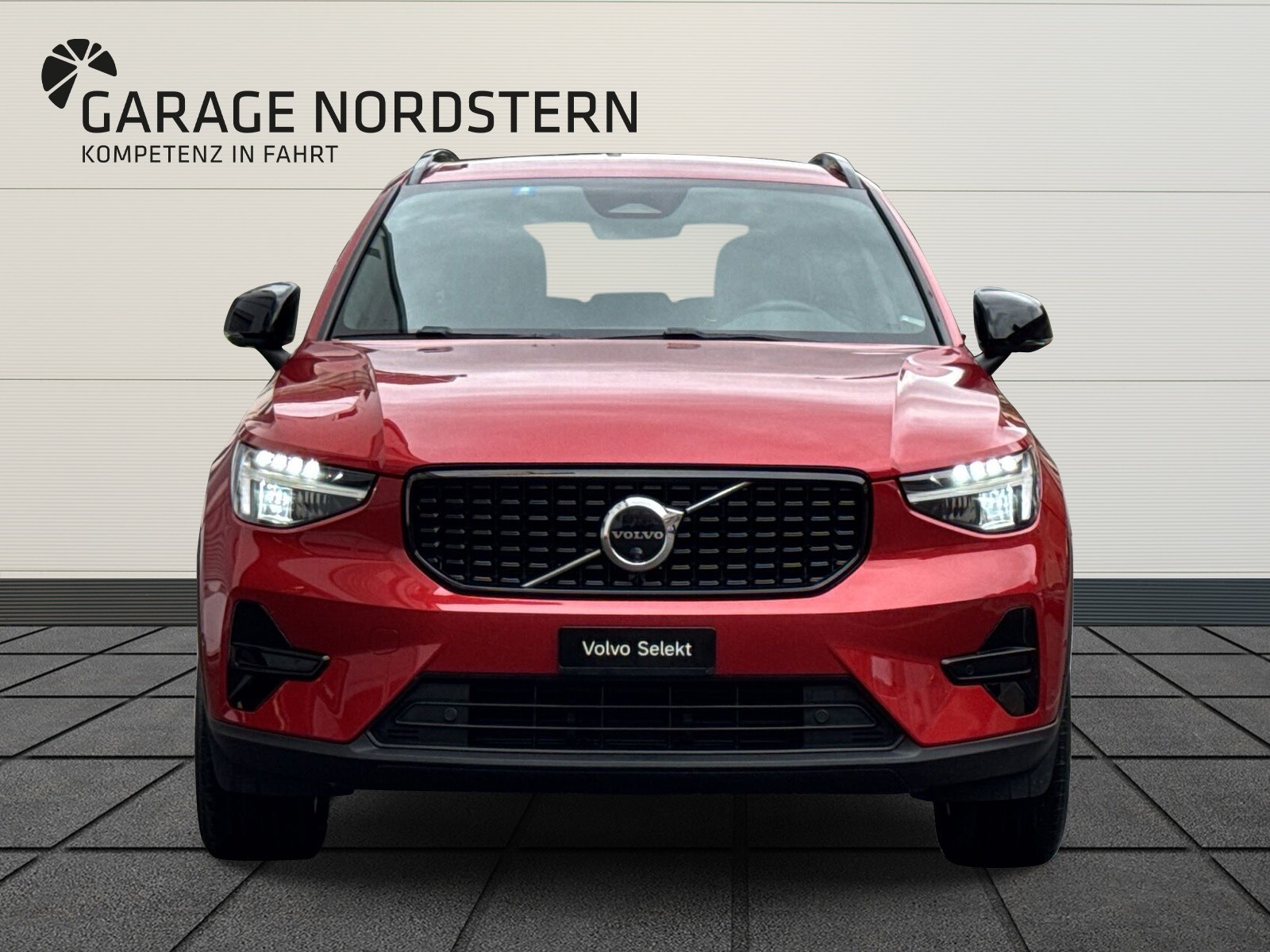 VOLVO XC40 2.0 B4 MH Plus Dark AWD-image-4