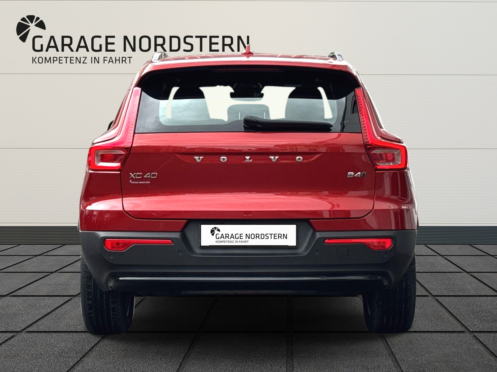 VOLVO XC40 2.0 B4 MH Plus Dark AWD-image-3