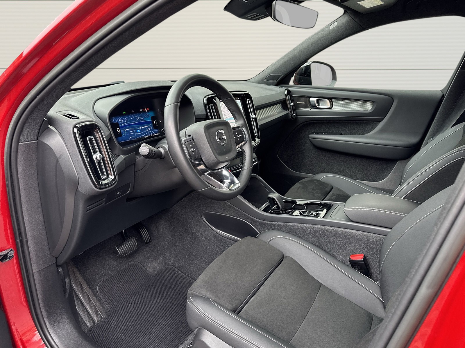VOLVO XC40 2.0 B4 MH Plus Dark AWD-image-7
