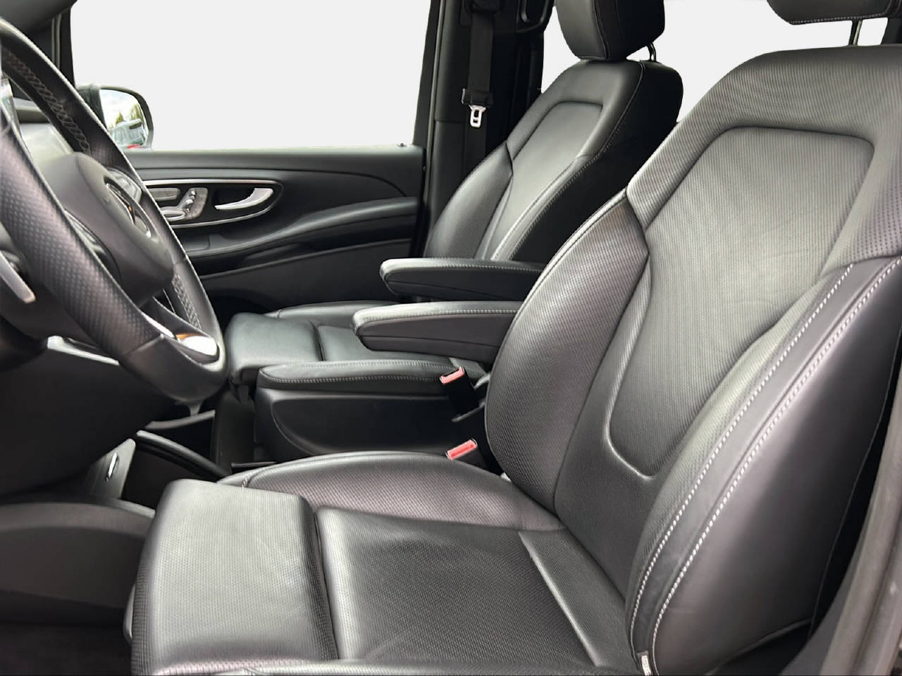 MERCEDES-BENZ V 300 d Avantgarde lang Van-image-1