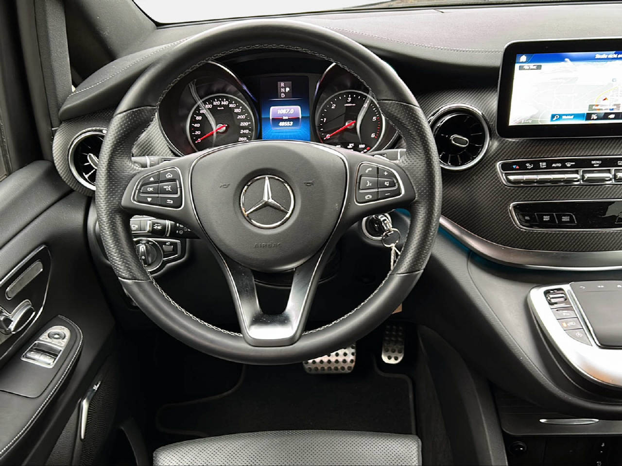 MERCEDES-BENZ V 300 d Avantgarde lang Van-image-3
