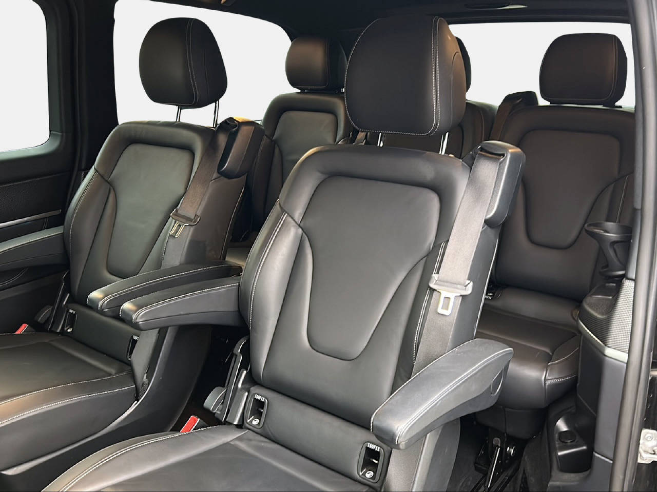 MERCEDES-BENZ V 300 d Avantgarde lang Van-image-4
