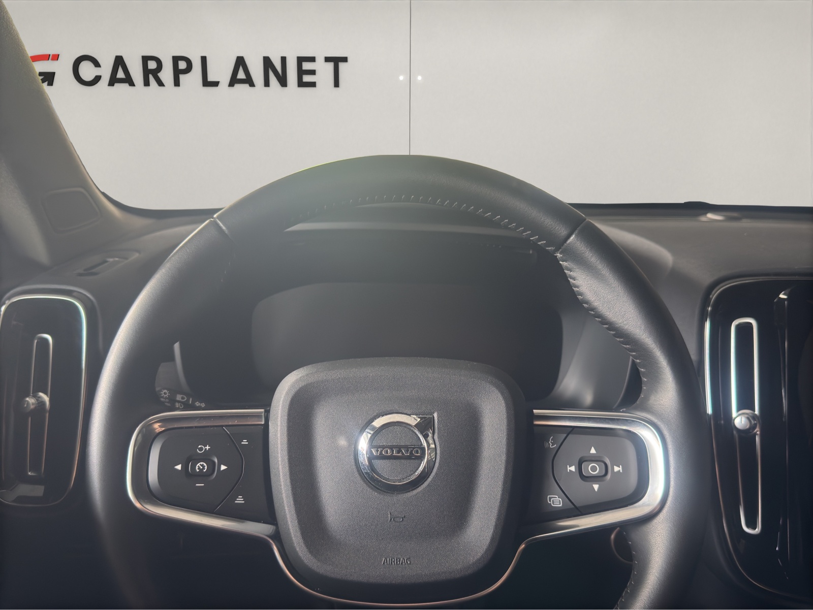 VOLVO XC40 1.5 T3 Momentum-image-8