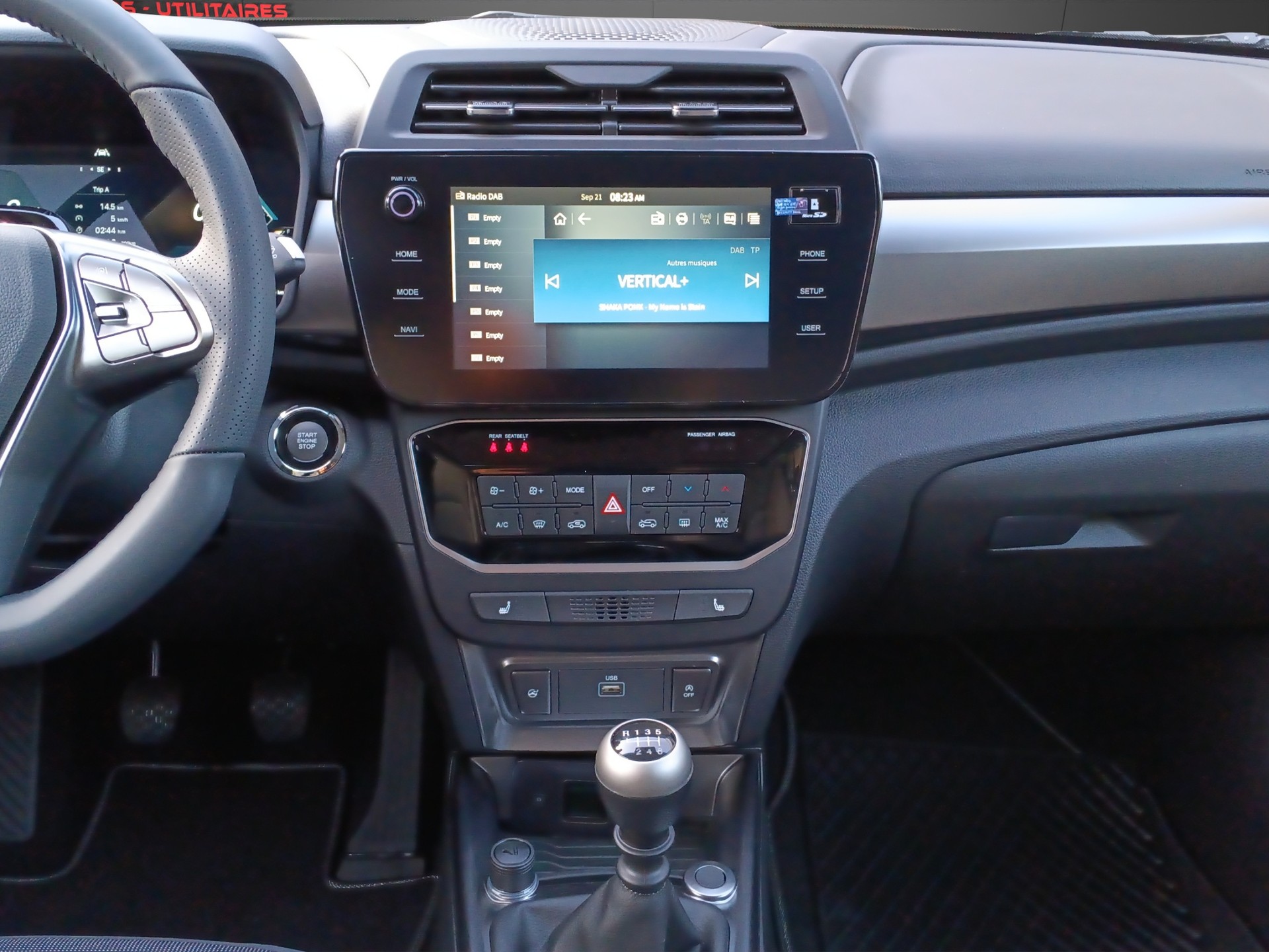 KGM-SsangYong Tivoli 1.5 T GDI Steel-image-17