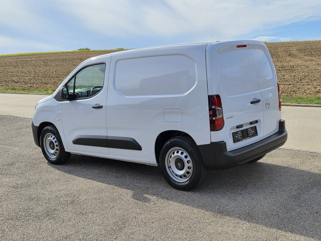 OPEL Combo-e cargo 2.4 t Electric Energize 136cv-image-2