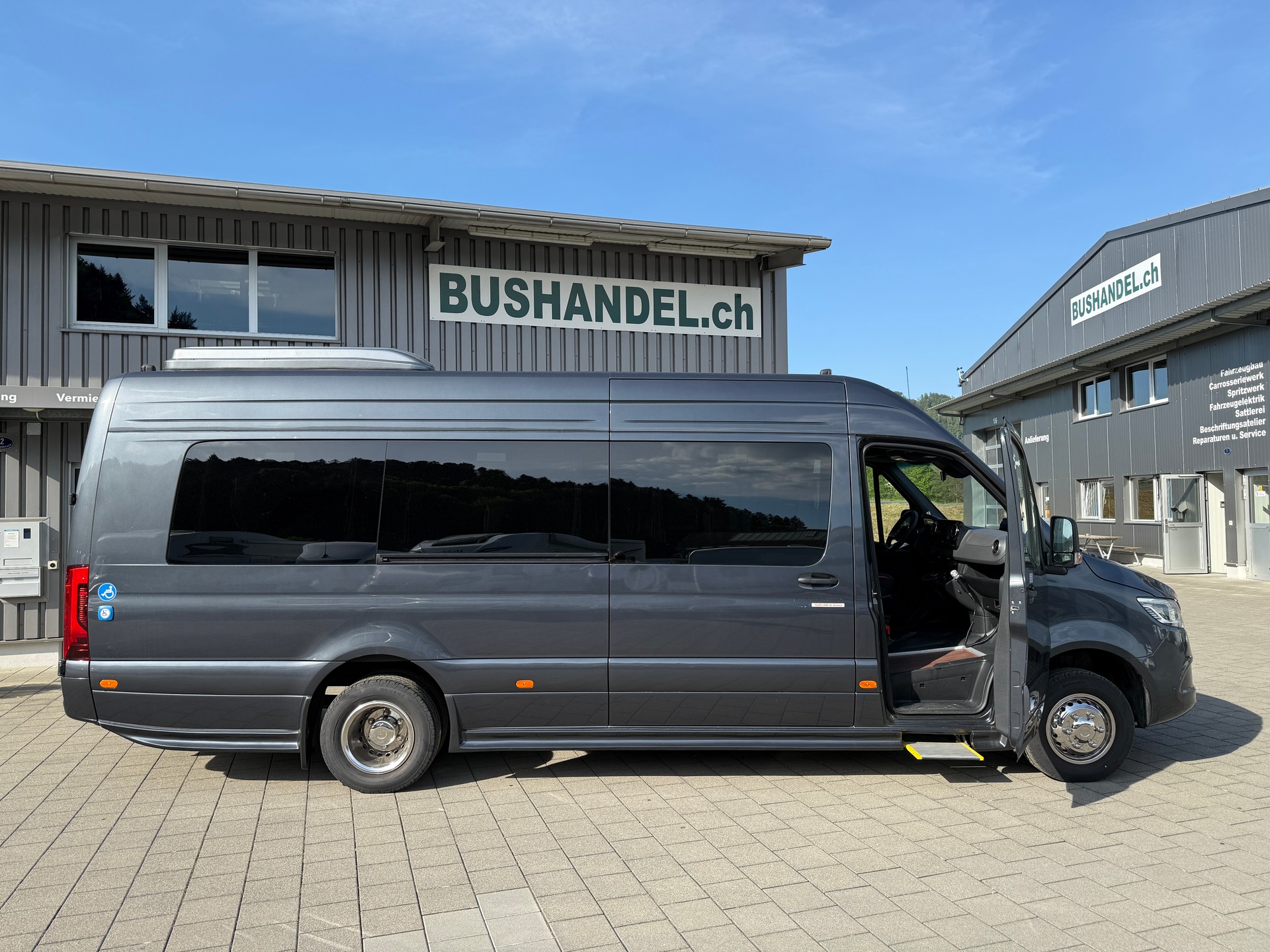 MERCEDES-BENZ MERCEDES-BENZ Midibus mit 17/21 Plätze oderbis 4 Rollstühle-image-3