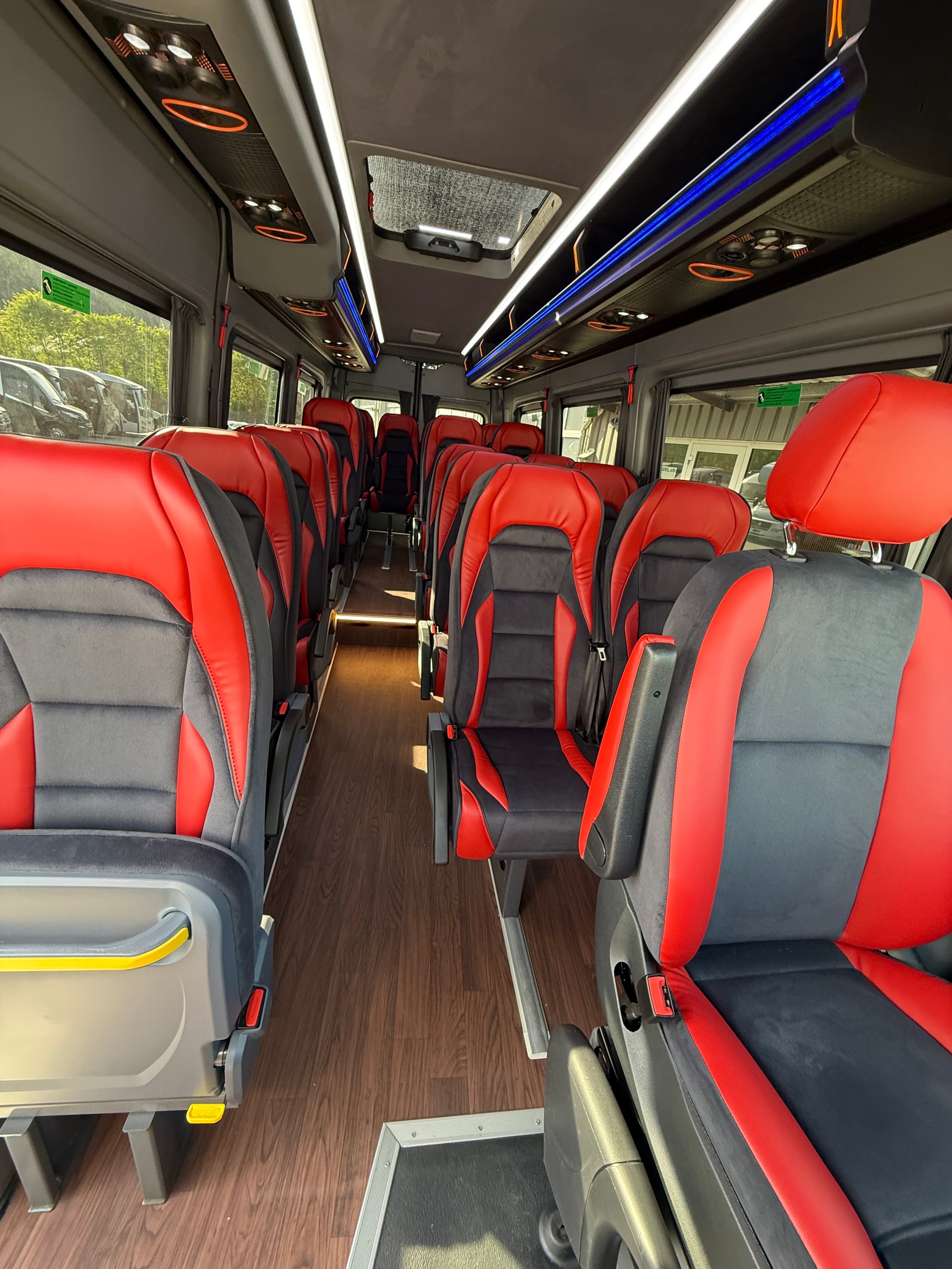MERCEDES-BENZ MERCEDES-BENZ Midibus mit 17/21 Plätze oderbis 4 Rollstühle-image-6